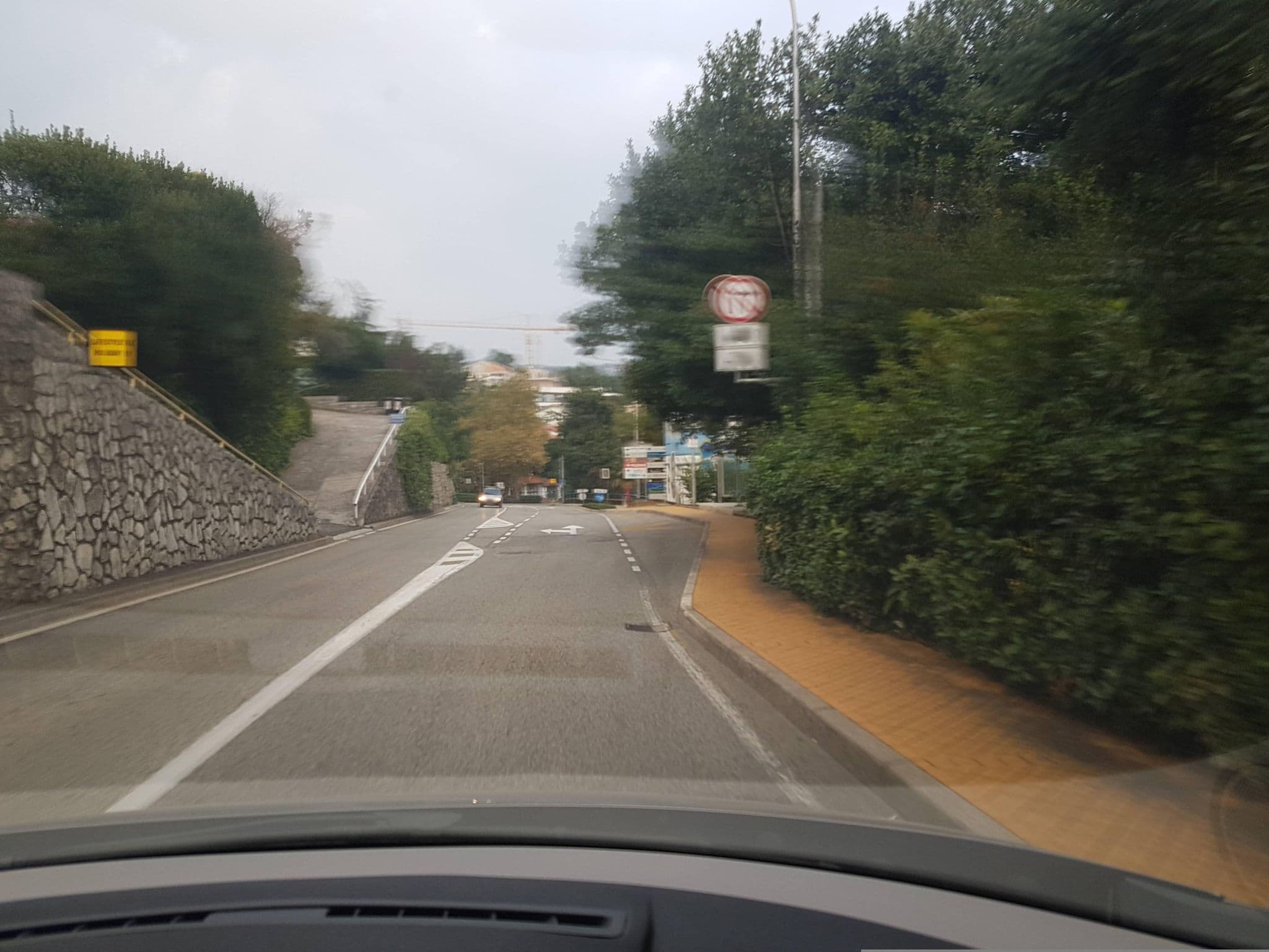 Street view near Guest House Lifestyle Holiday, Pobri — © brano (CC BY-SA · Mapillary)