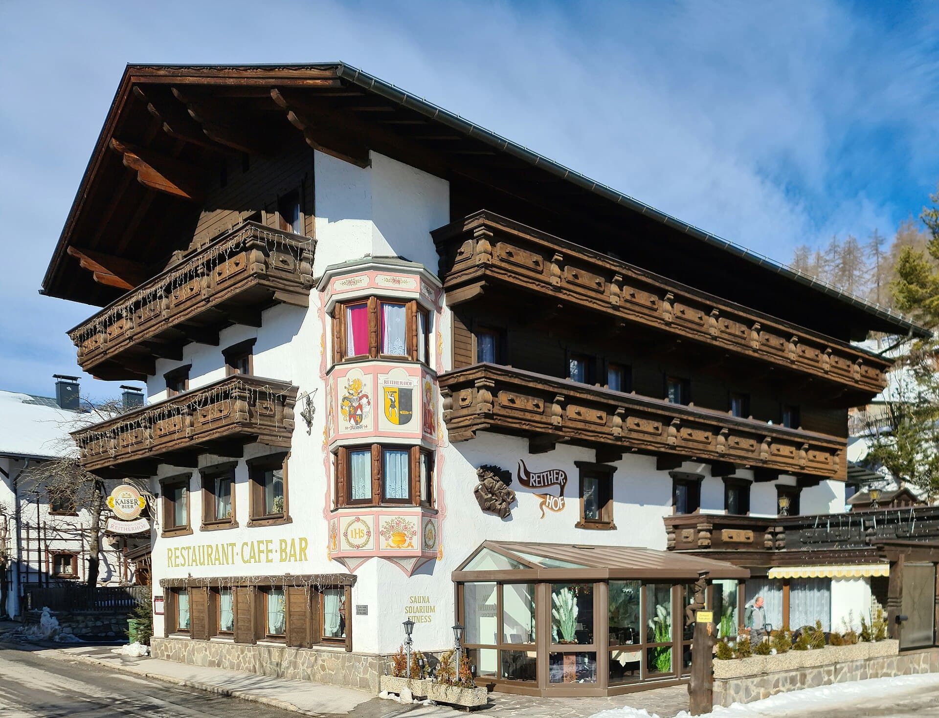 Hotel Reitherhof (via Wikimedia Commons, CC BY-SA 4.0)