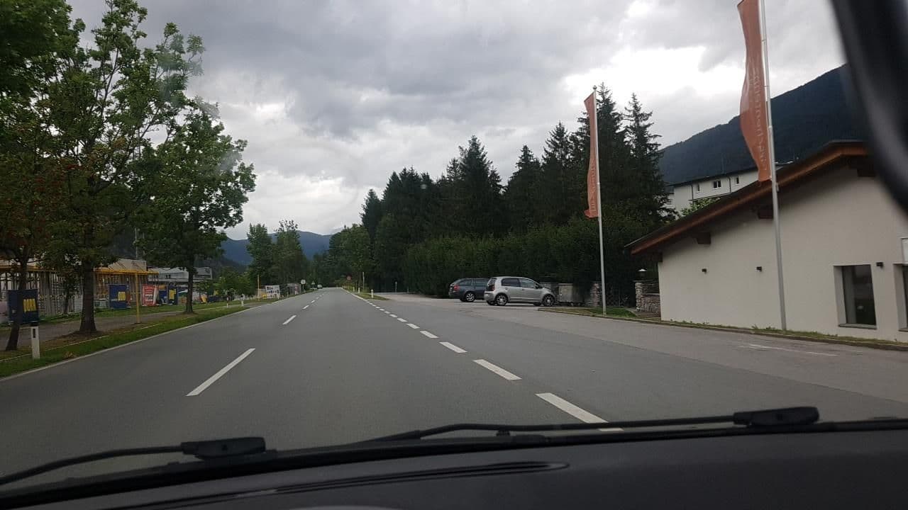Street view near Hotel Restaurant Hirschentenne, Rietz — © mik007 (CC BY-SA · Mapillary)
