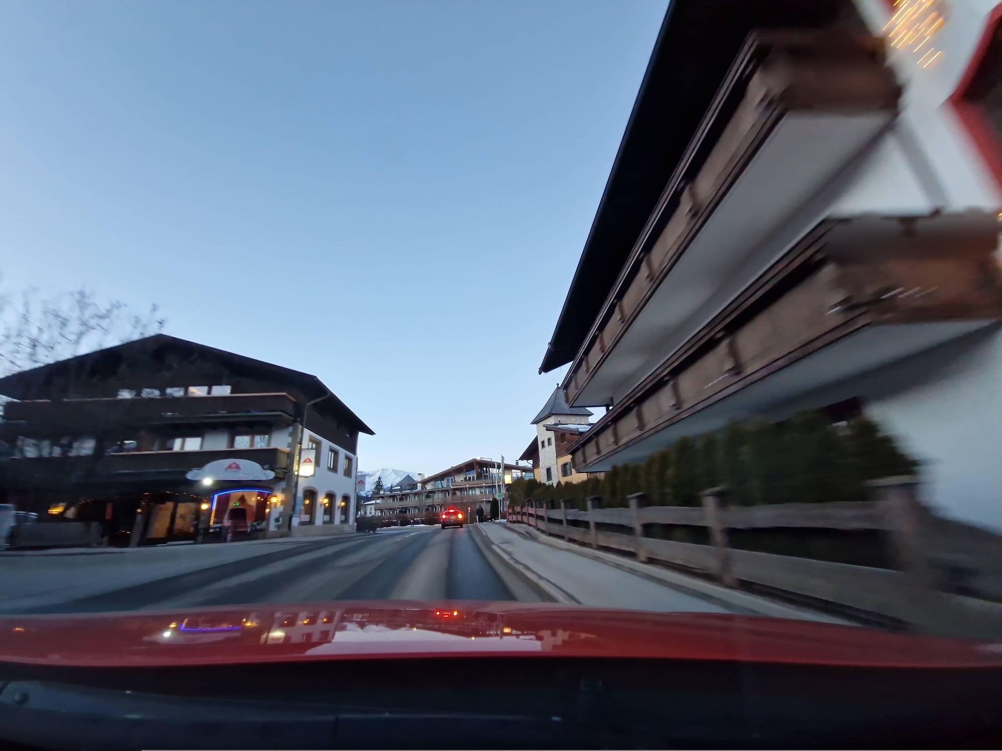 Street view near Garni Klausnerhof Hotel, Seefeld in Tirol — © mcliquid (CC BY-SA · Mapillary)
