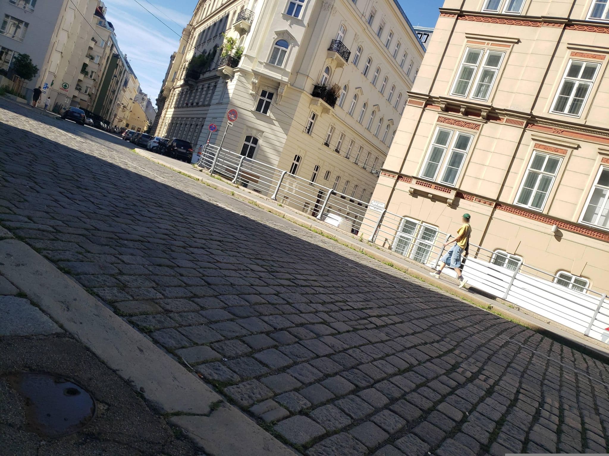 Street view near Starlight Suiten Hotel Betriebsges.m.b.H., Landstraße — © mapfool (CC BY-SA · Mapillary)
