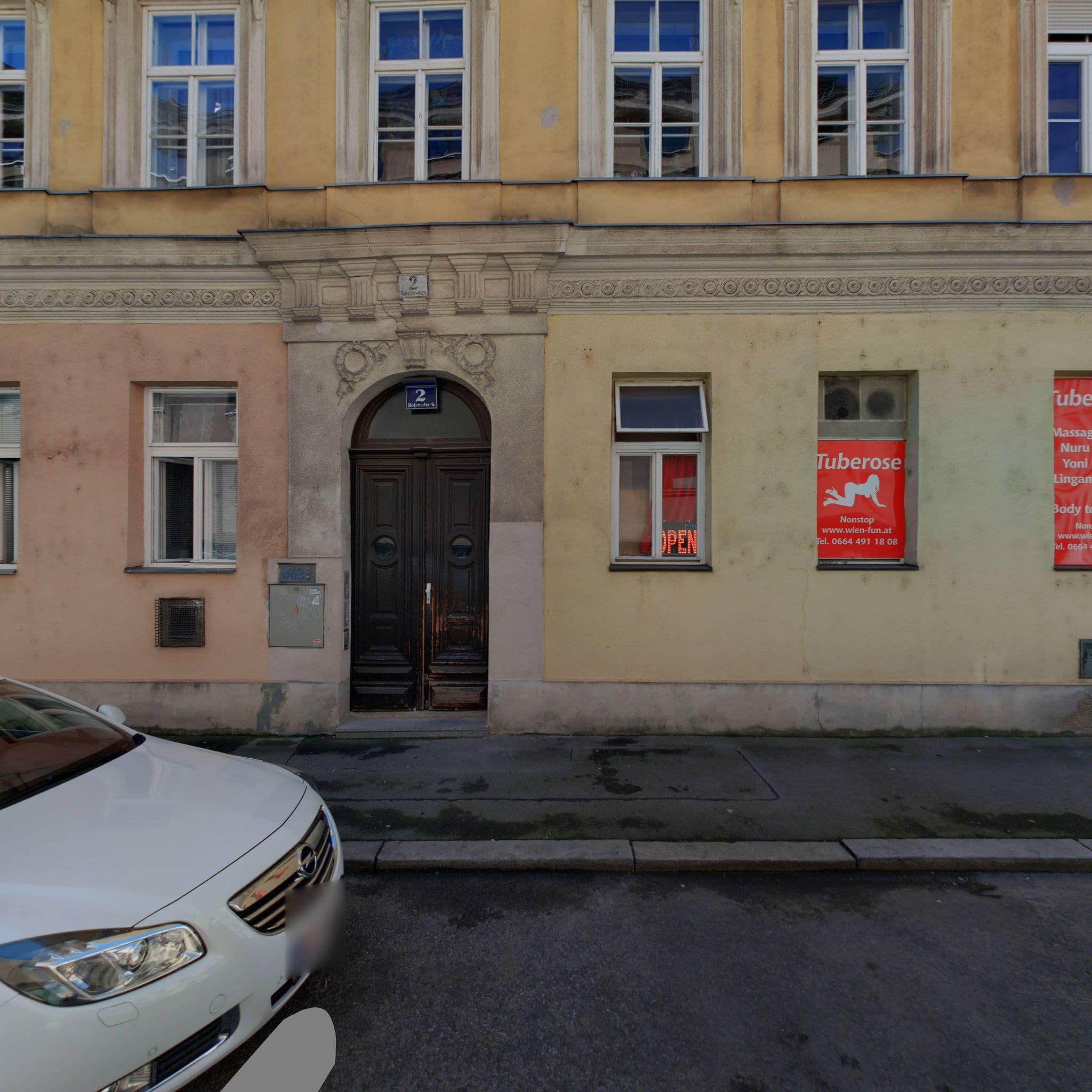 Street view near Self Check-in Hotel Adlon, Landstraße — © eliasgander (CC BY-SA · Mapillary)