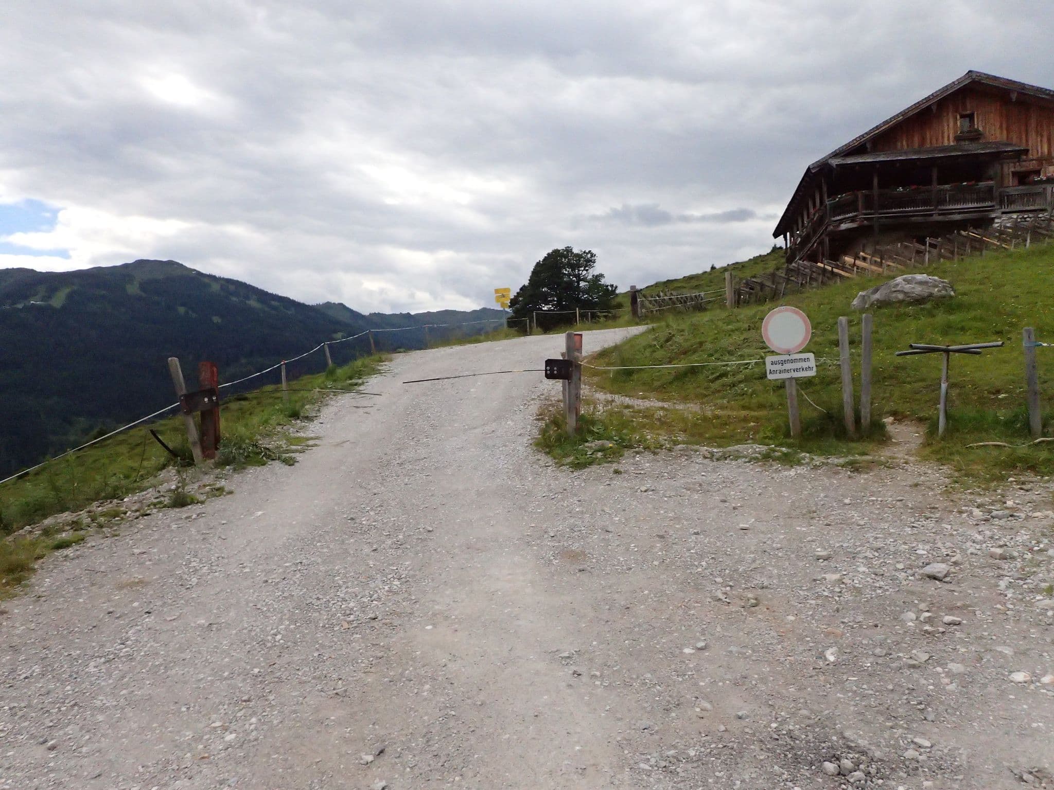 Street view near die.Kopphütte - Berghotel, Mühlbach am Hochkönig — © schermy_at (CC BY-SA · Mapillary)