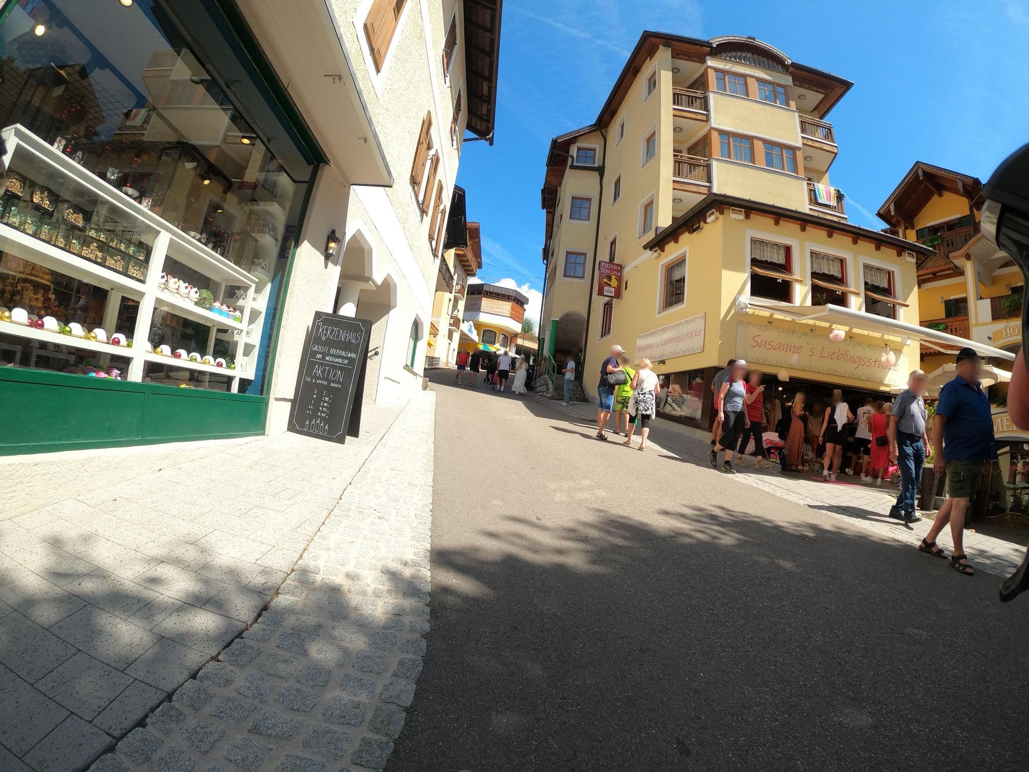 Street view near Hotel Weisser Bär, Sankt Wolfgang im Salzkammergut — © Langfahrer (CC BY-SA · Mapillary)