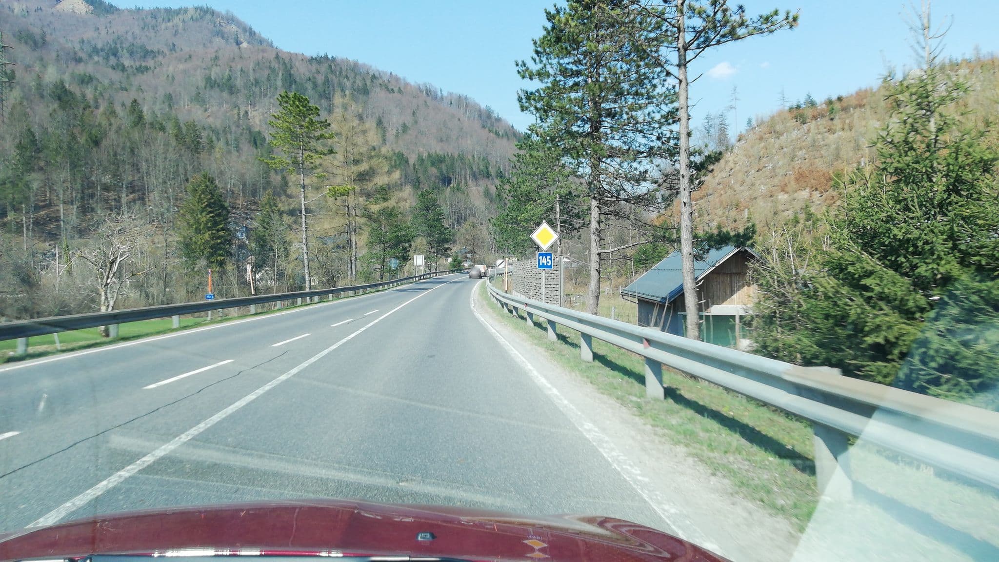 Street view near bed and breakfast bad goisern, Bad Goisern — © gzin (CC BY-SA · Mapillary)