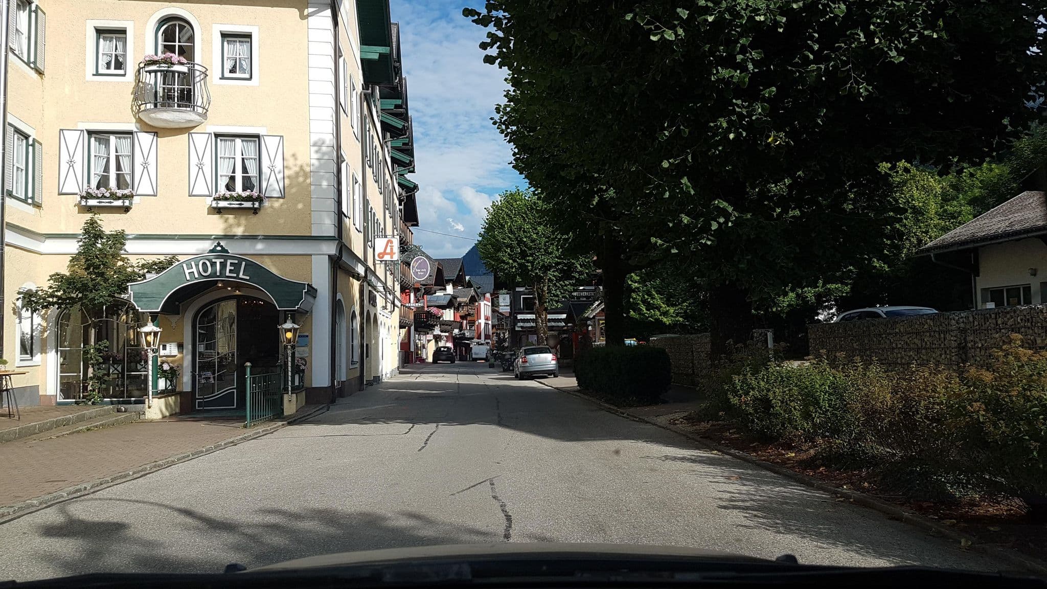 Street view near Haus Seegarten, Ferienhaus mit privatem Seegarten, Sankt Wolfgang im Salzkammergut — © Langfahrer (CC BY-SA · Mapillary)
