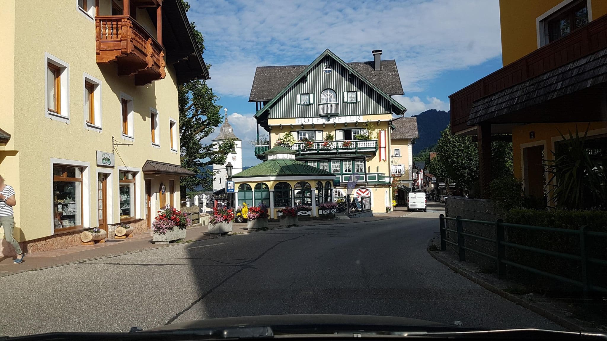 Street view near Pension Linortner, Sankt Wolfgang im Salzkammergut — © Langfahrer (CC BY-SA · Mapillary)