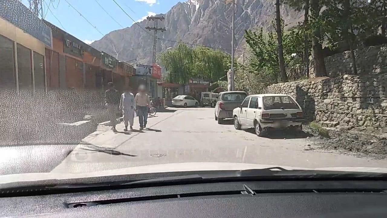 Street view near Hunza Darbar Hotel, Karimabad — © roadroid (CC BY-SA · Mapillary)