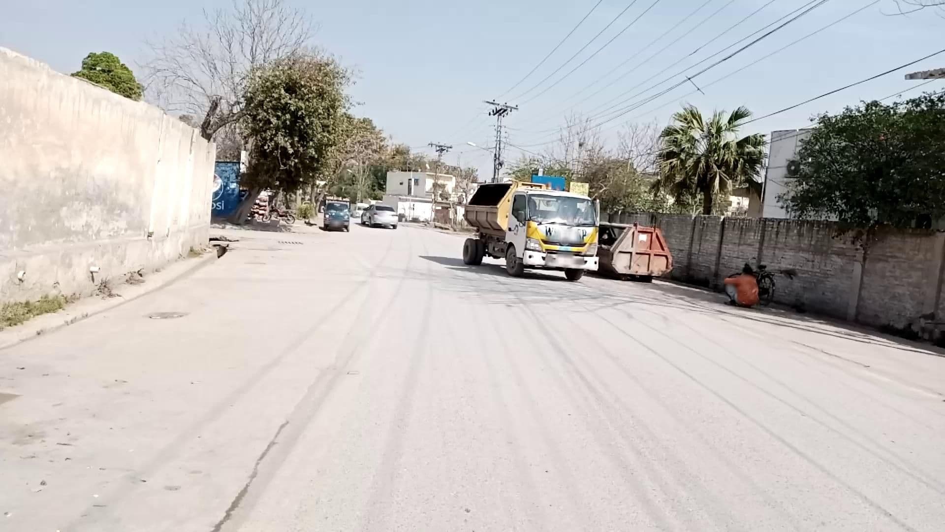 Street view near Regency Guest House Peshawar., Peshawar — © RobinGoix (CC BY-SA · Mapillary)
