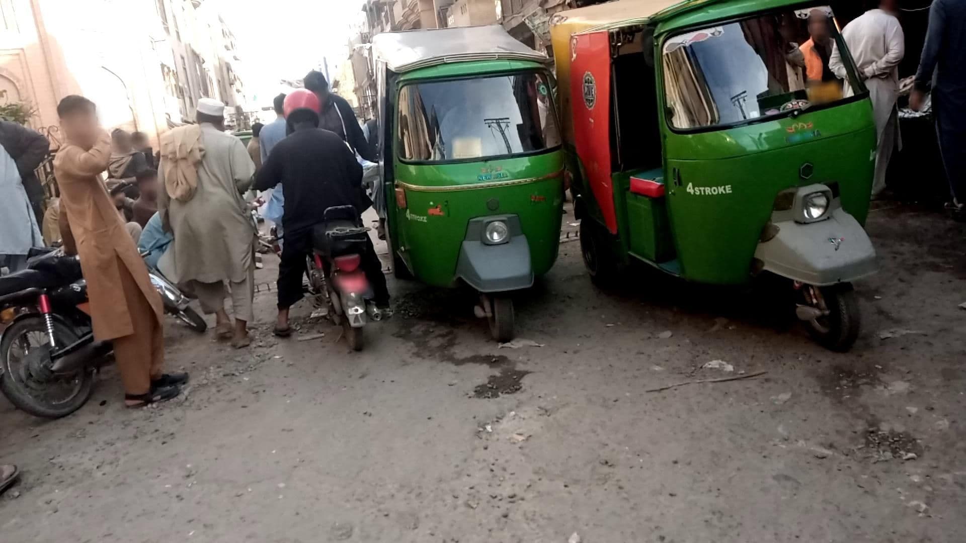 Street view near MJ, Peshawar — © RobinGoix (CC BY-SA · Mapillary)