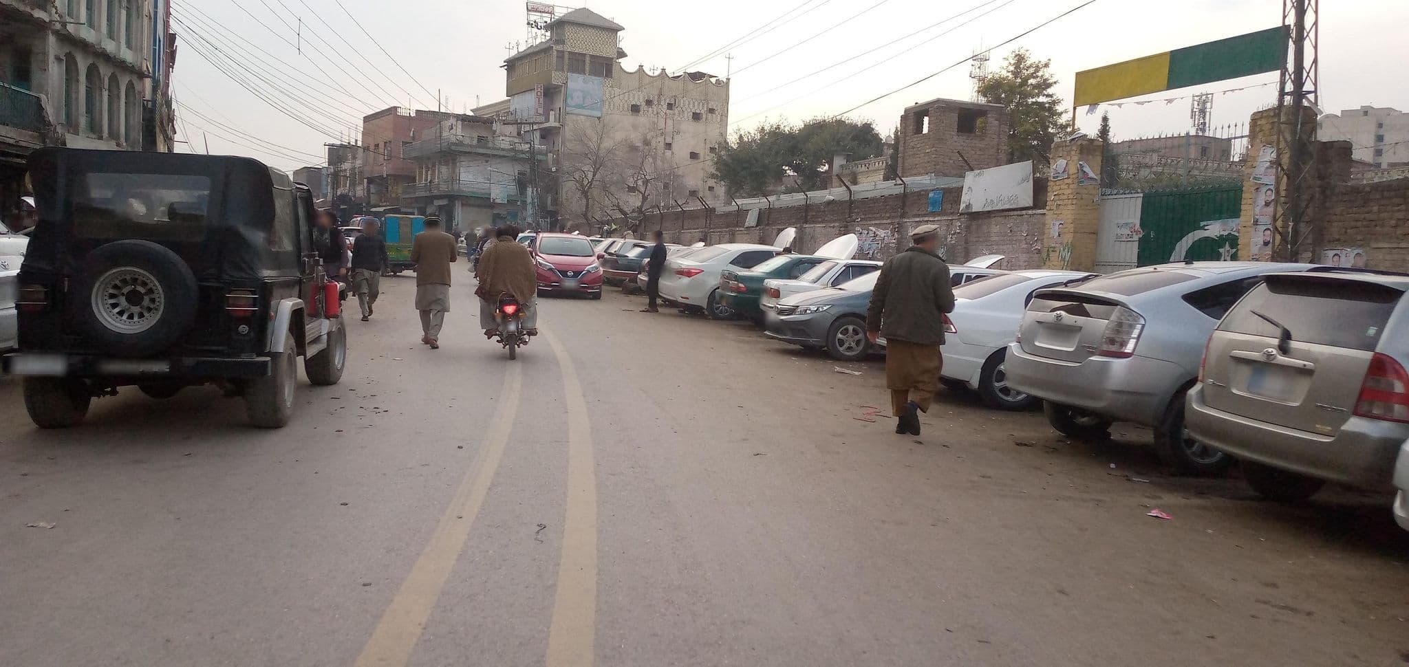 Street view near Mehran hotel peshawar, Peshawar — © RobinGoix (CC BY-SA · Mapillary)