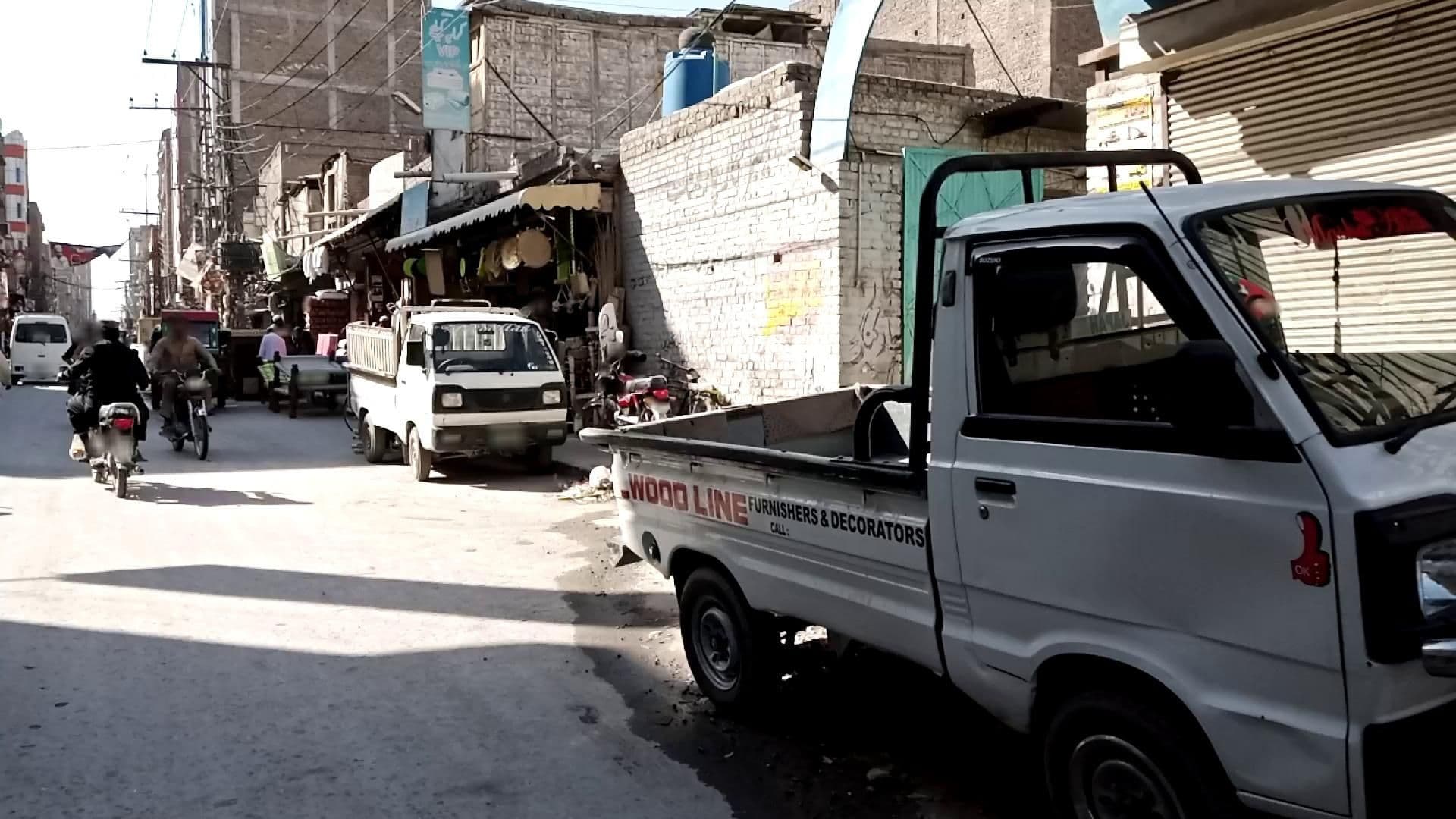 Street view near Green Palace, Peshawar — © RobinGoix (CC BY-SA · Mapillary)
