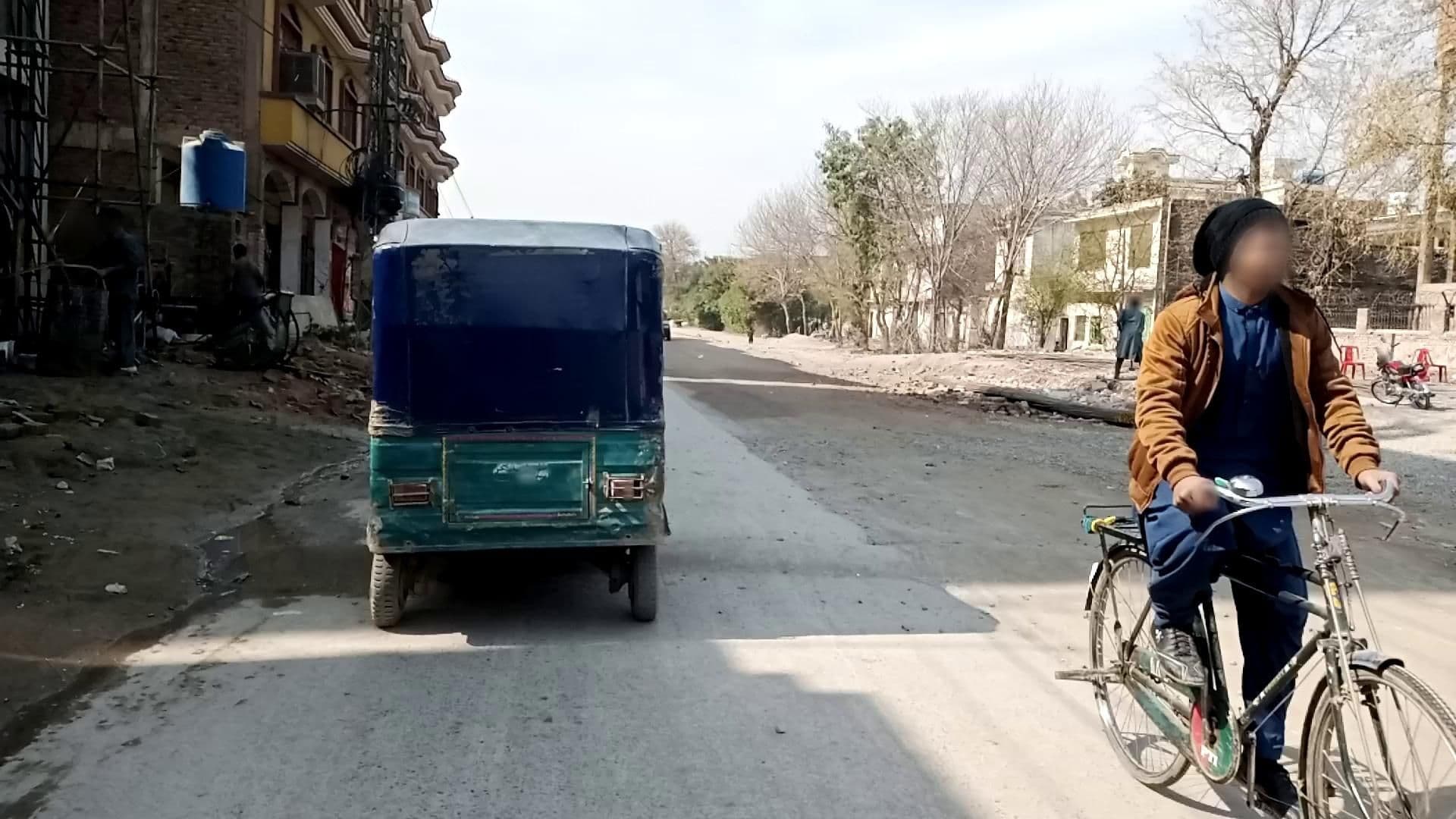 Street view near Orhan Hostel, Jamrud — © RobinGoix (CC BY-SA · Mapillary)