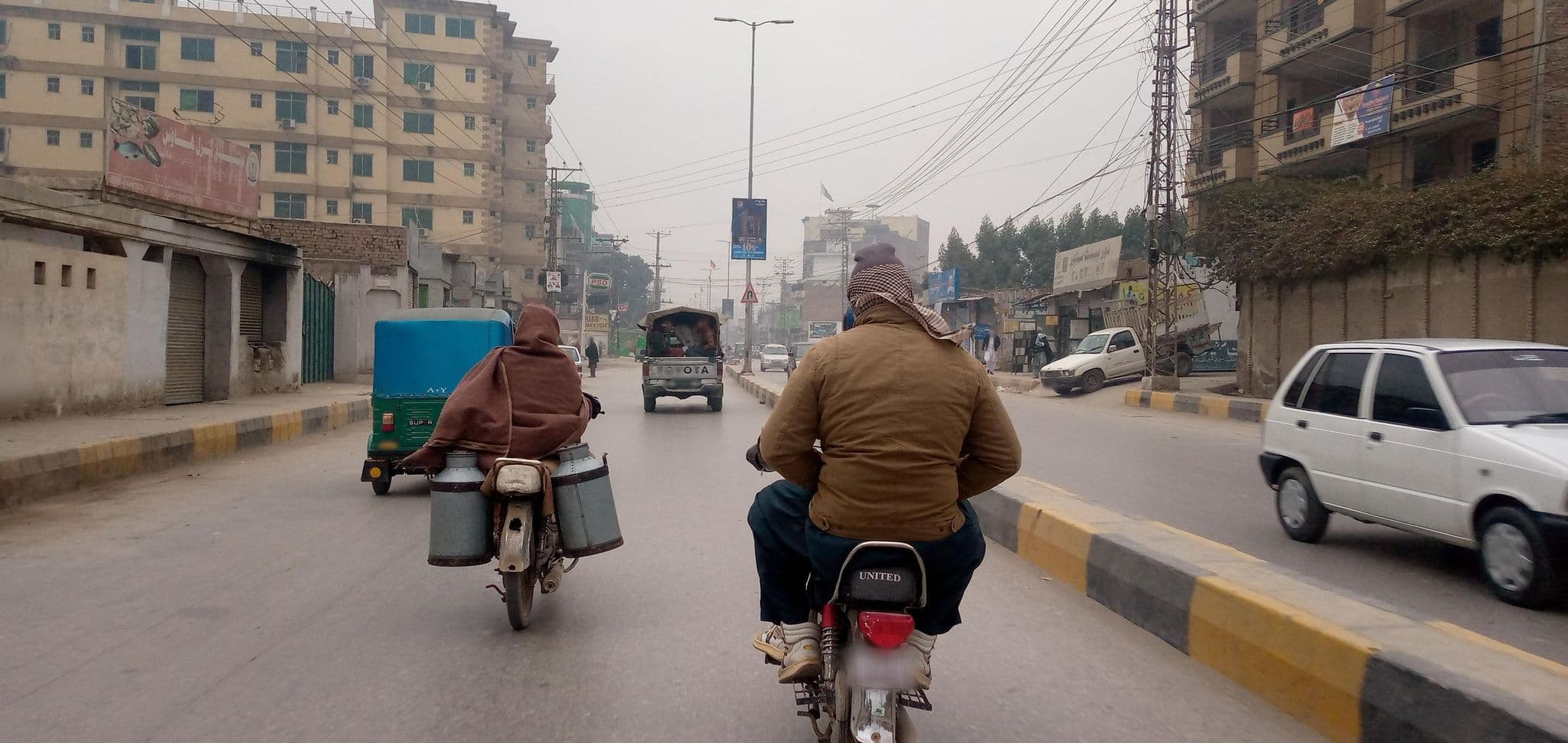Street view near Executive Residency Boys Hostel, Peshawar — © RobinGoix (CC BY-SA · Mapillary)