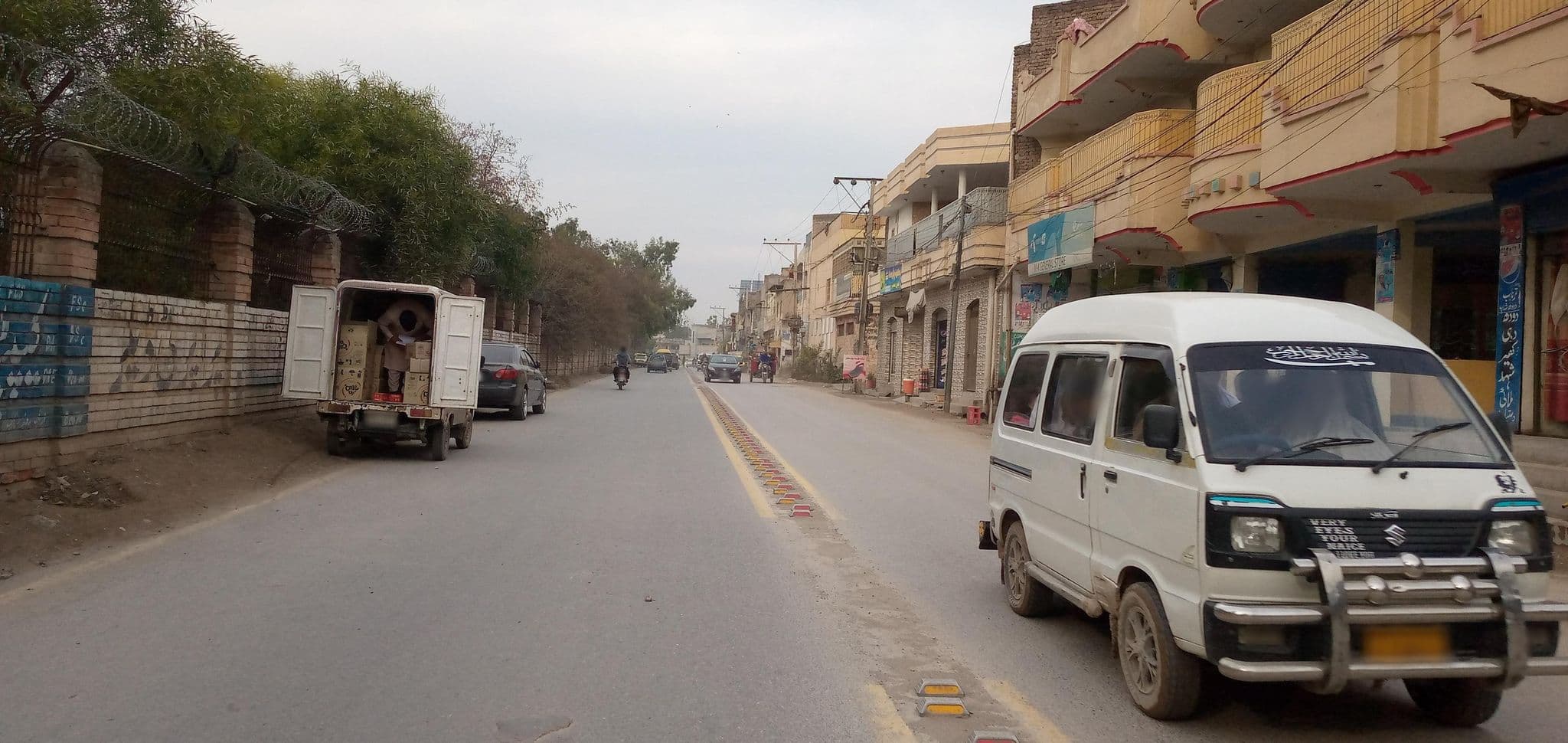 Street view near Zaib Girls Hostel, Peshawar — © RobinGoix (CC BY-SA · Mapillary)