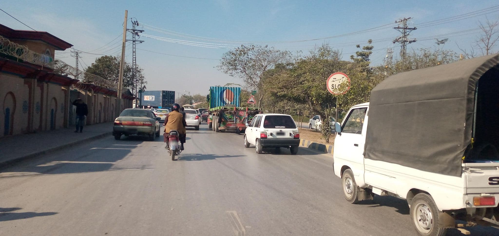 Street view near National Hostel, Jamrud — © RobinGoix (CC BY-SA · Mapillary)