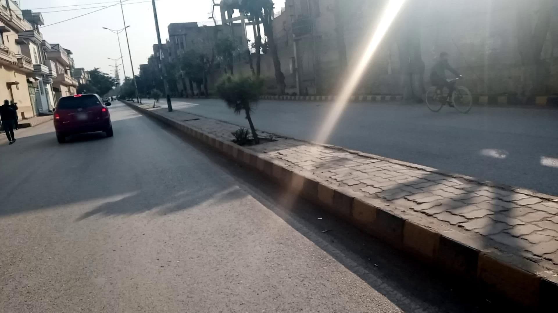Street view near IKD Doctor Hostel, Jamrud — © RobinGoix (CC BY-SA · Mapillary)