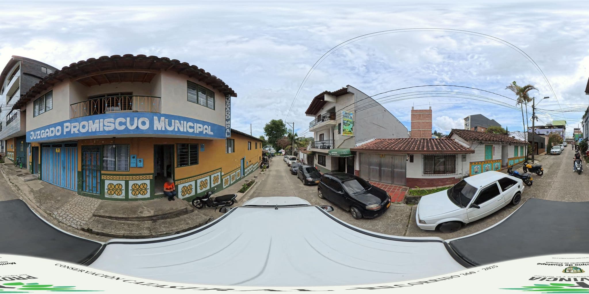 Street view near Hotel Lagos De Guatapé, Guatapé — © CMPCONSULTORIA (CC BY-SA · Mapillary)