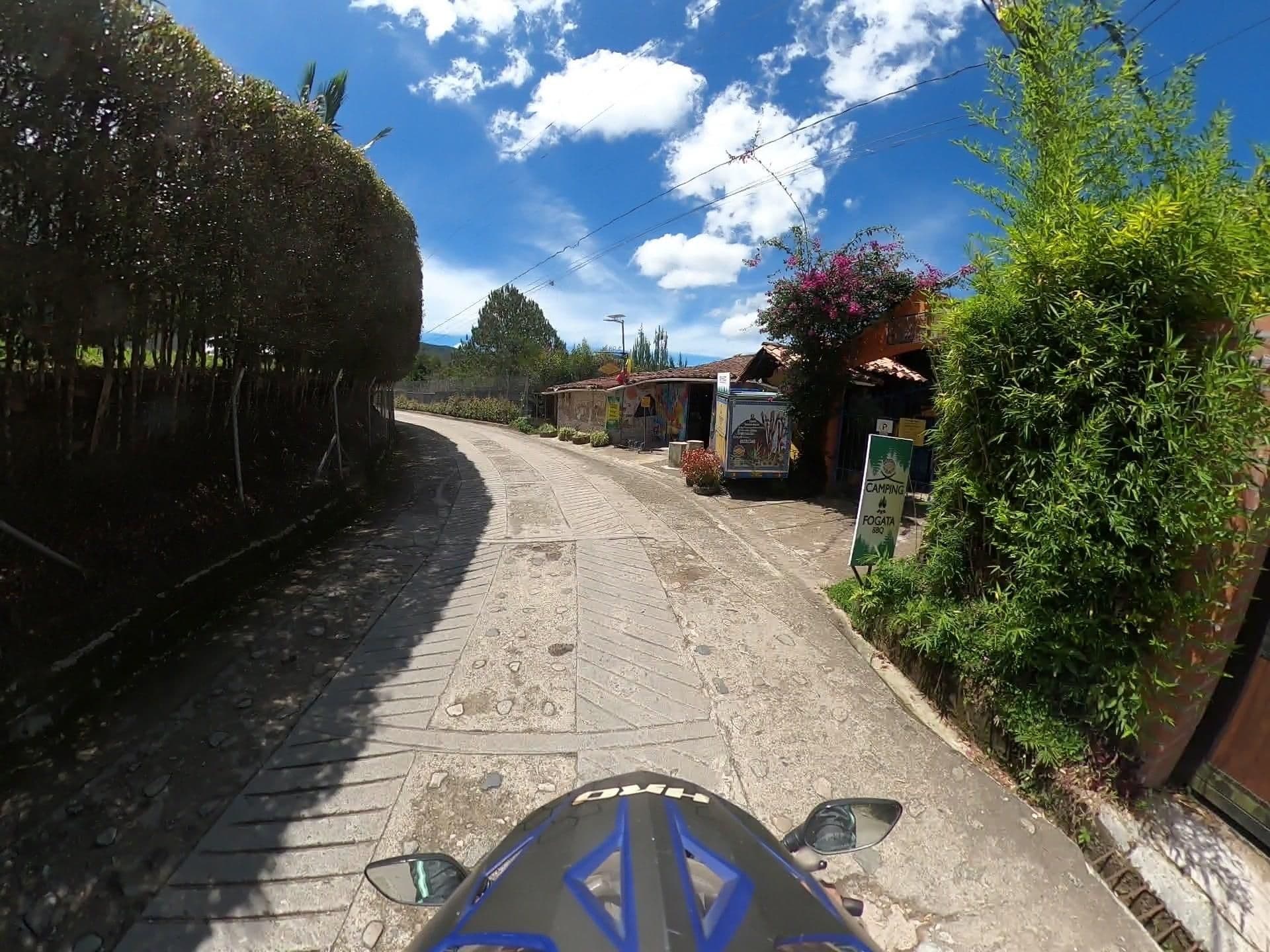 Street view near Casa Encuentro Alojamiento rural Guatape, Guatapé — © 360recorrido (CC BY-SA · Mapillary)