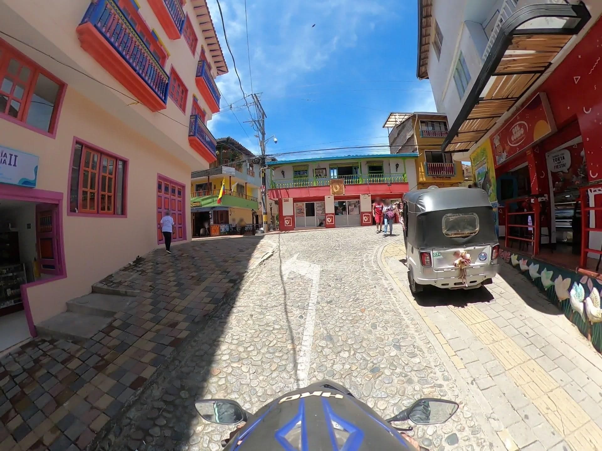 Street view near Hotel Katay, Guatapé — © 360recorrido (CC BY-SA · Mapillary)