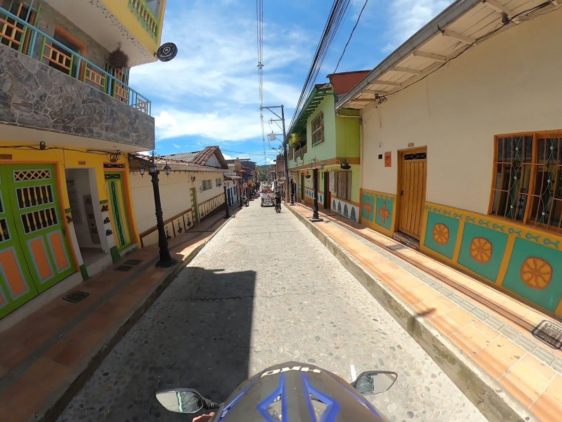Street view near Vivienda Turística Zócalos, Guatapé — © 360recorrido (CC BY-SA · Mapillary)