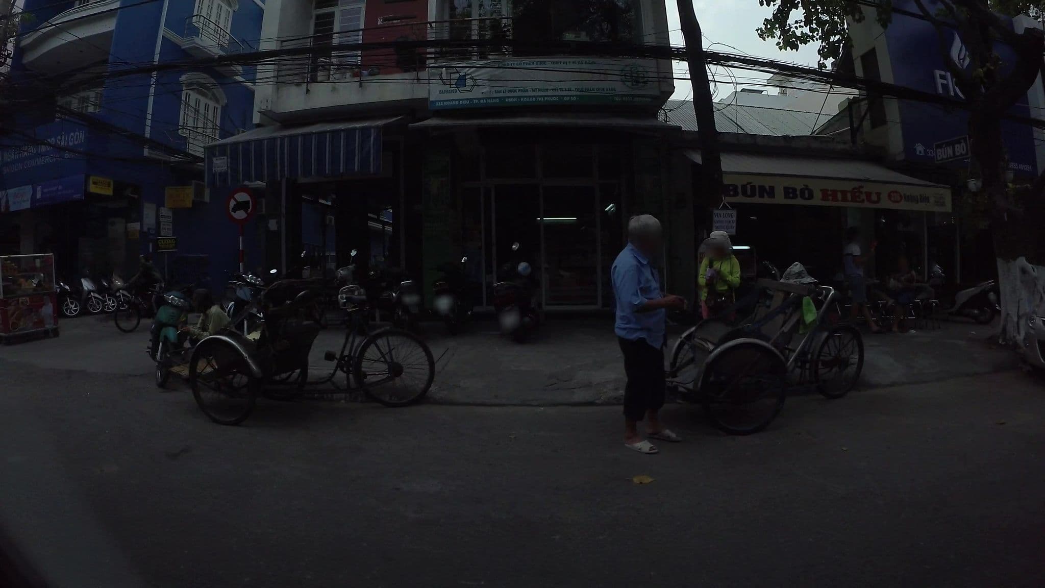Street view near Quoc Cuong Hotel Apartment Danang by Haviland - Deluxe Double Room, Da Nang — © kaartcam (CC BY-SA · Mapillary)