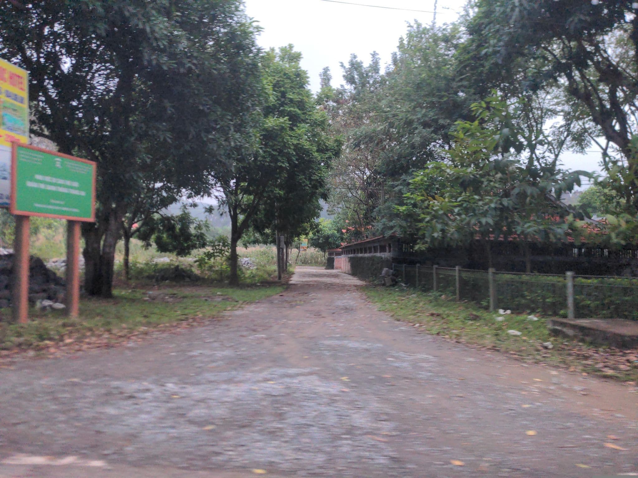 Street view near The SUN TAM COC Hotel, Ninh Bình — © eneerhut (CC BY-SA · Mapillary)