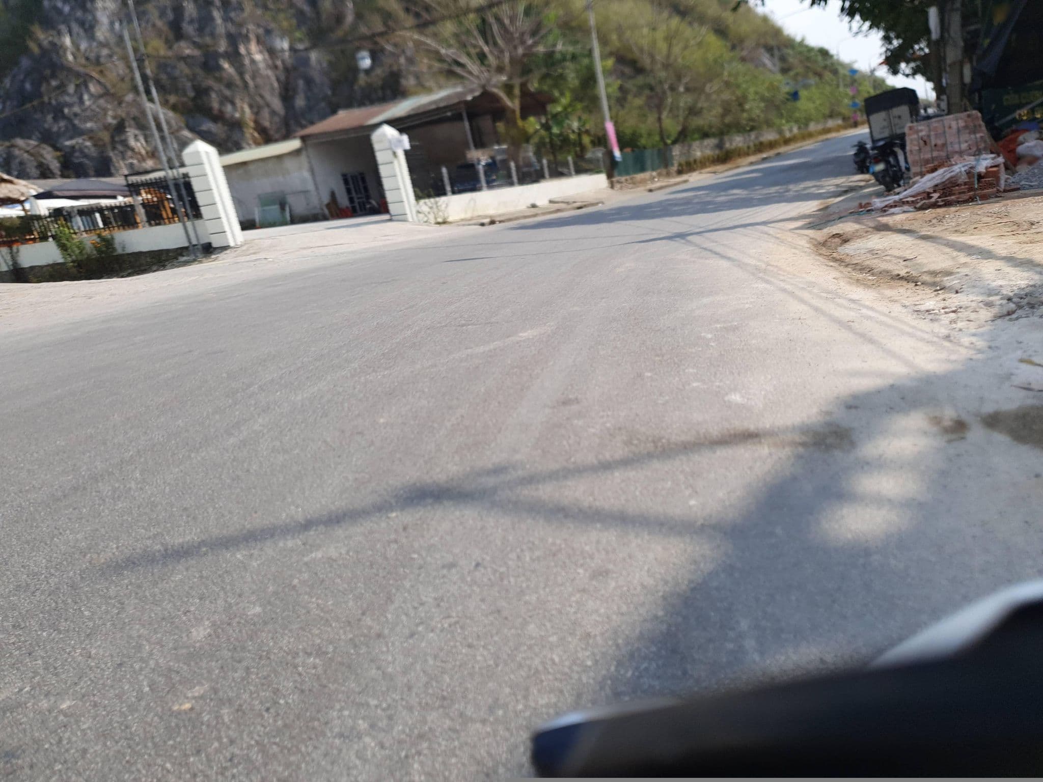 Street view near An Khang Hotel, Thị Trấn Yên Minh — © russmcd (CC BY-SA · Mapillary)