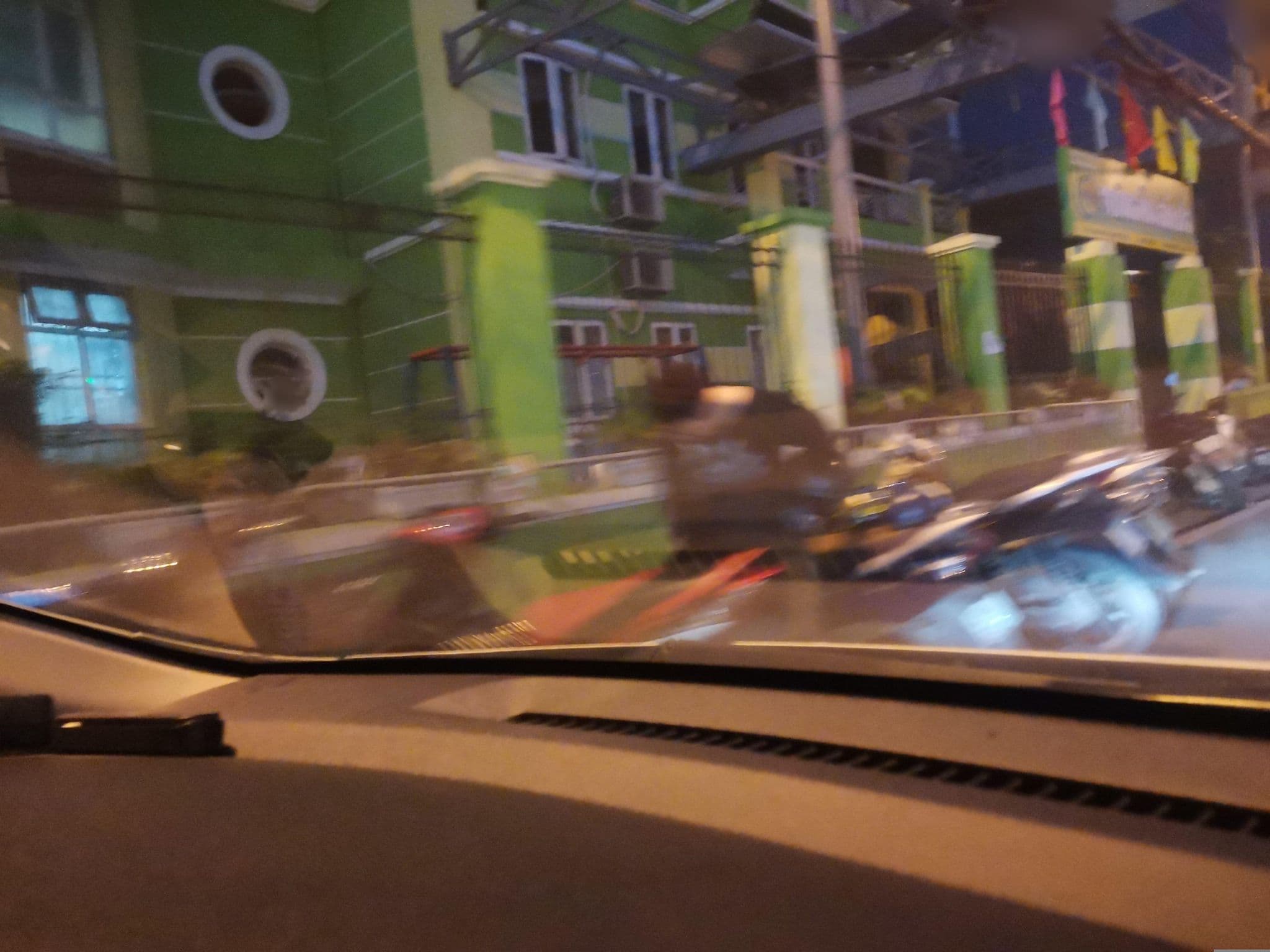 Street view near Homestay CHẤT, Hoàn Kiếm — © hn_left_2 (CC BY-SA · Mapillary)