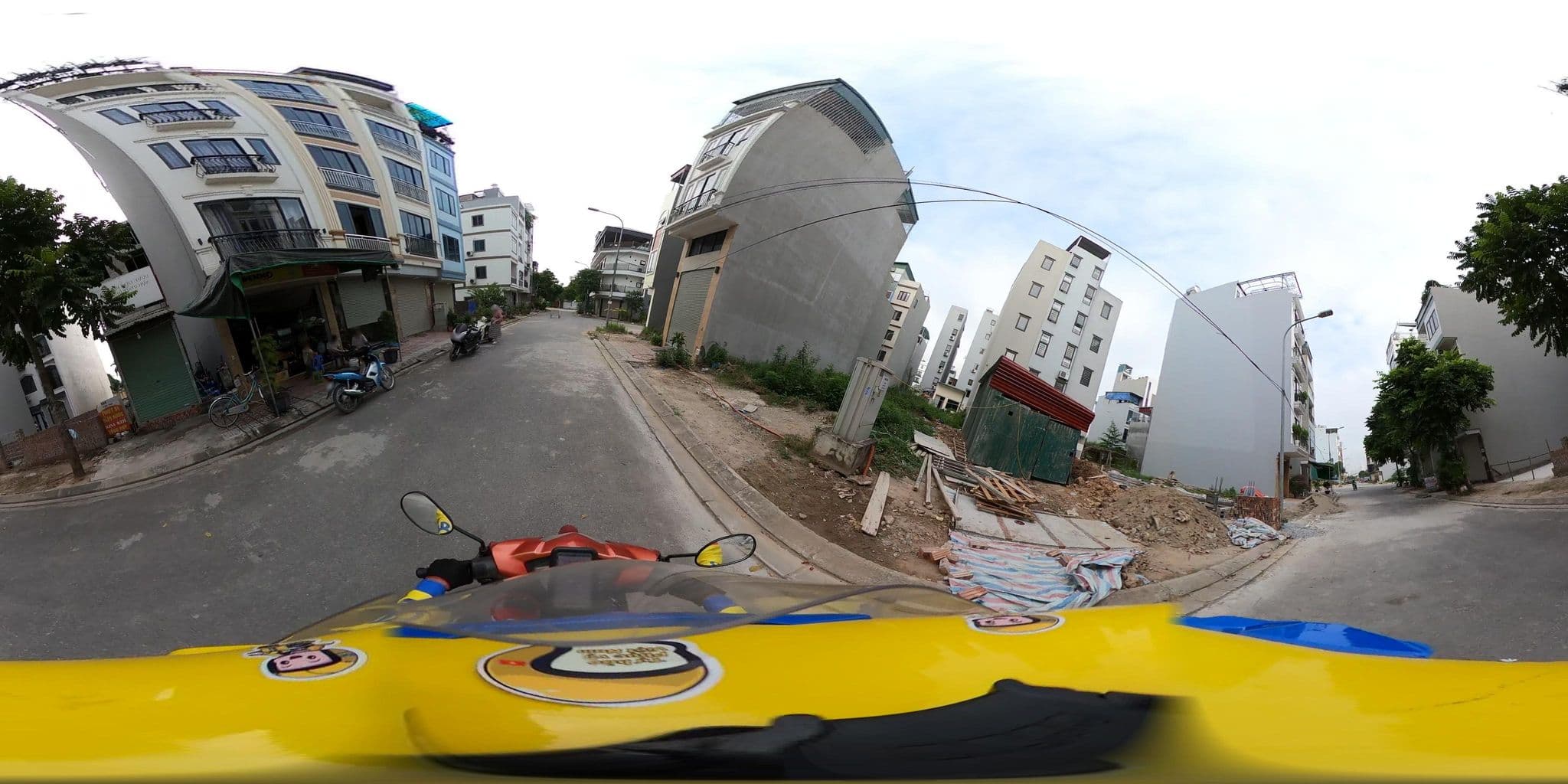 Street view near Elite Homestay, Bồ Đề — © bemaps2_hn (CC BY-SA · Mapillary)