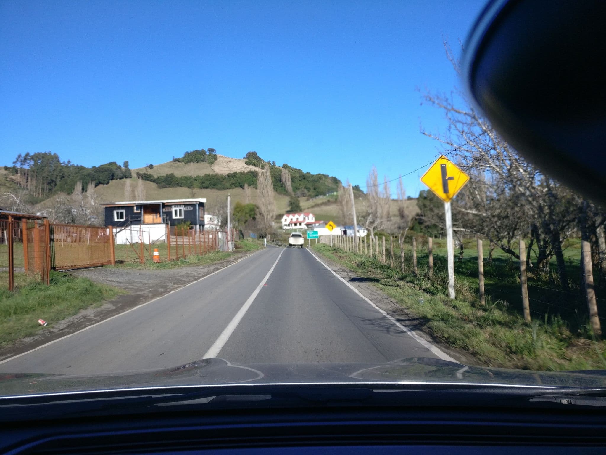 Street view near Hotel Burbuja, Castro — © felipeeugenio (CC BY-SA · Mapillary)