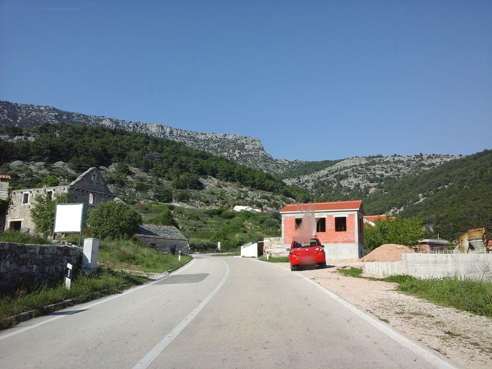 Street view near Apartments Lolita, Bol — © robot8a (CC BY-SA · Mapillary)