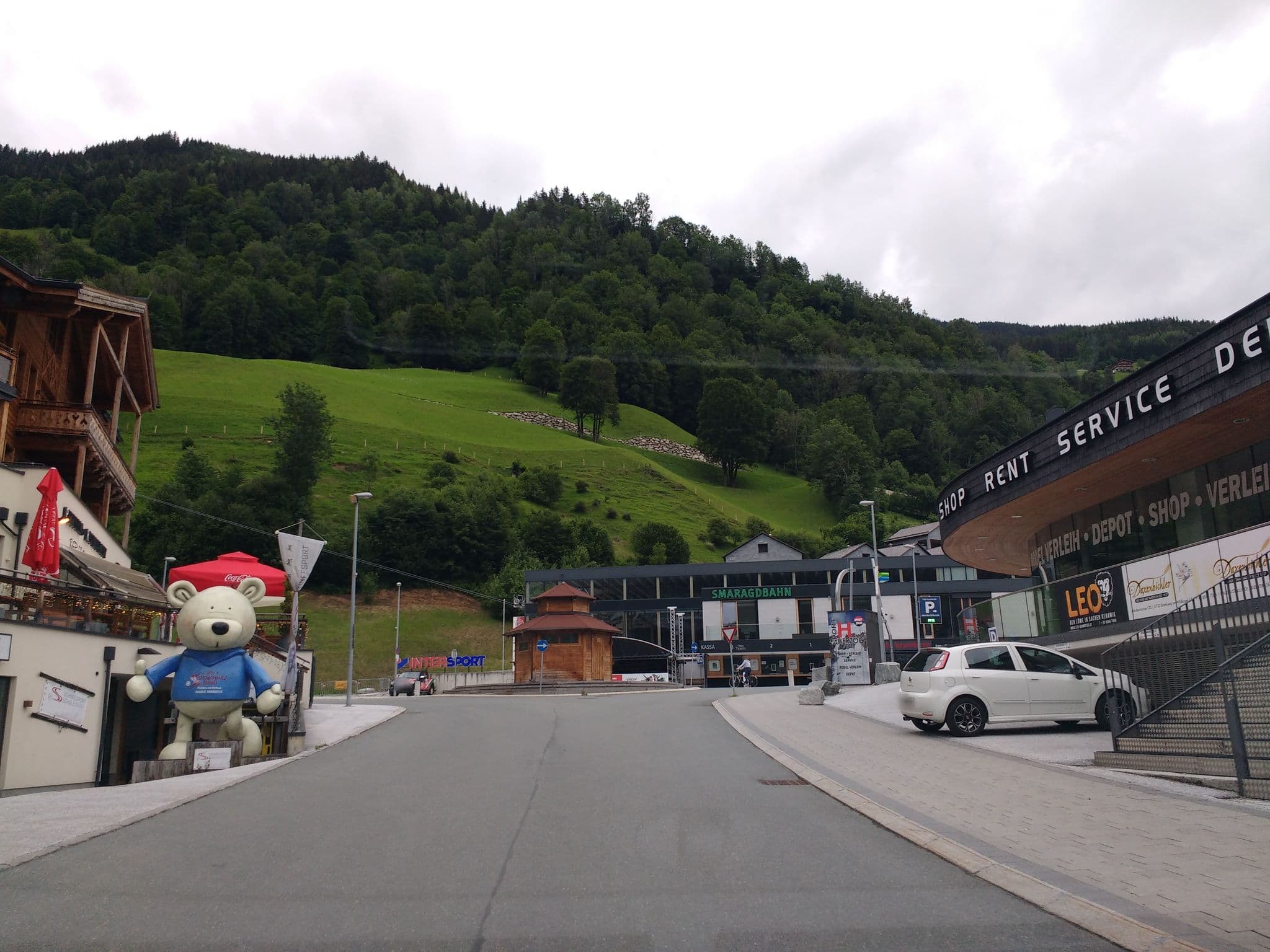Street view near DAS WILDKOGEL | Wildkogel Resorts, Bramberg am Wildkogel — © thetornado76 (CC BY-SA · Mapillary)