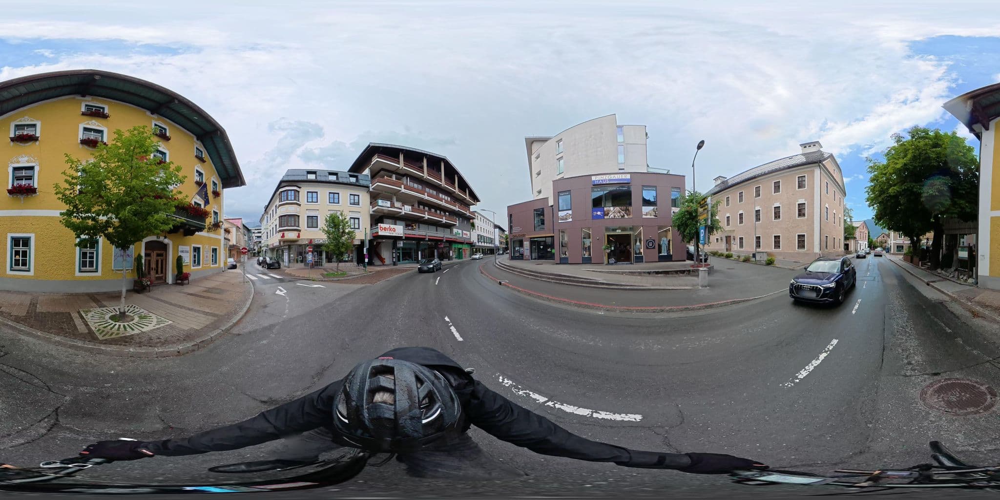 Street view near Hotel Die Hindenburg, Saalfelden am Steinernen Meer — © osmplus_org (CC BY-SA · Mapillary)