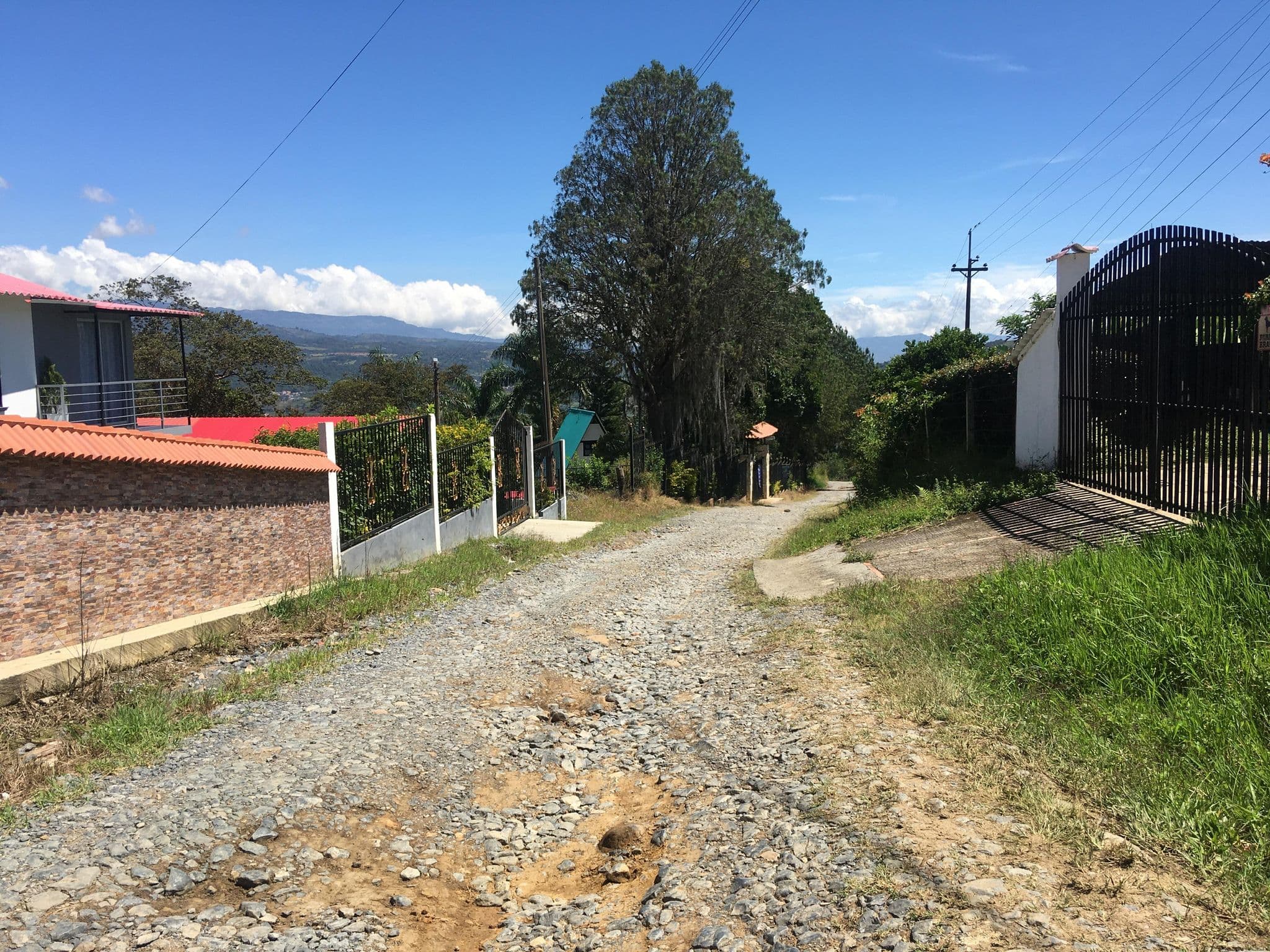 Street view near La Bonanza Hostal Pesebreras, Moniquirá — © mhramirezh (CC BY-SA · Mapillary)