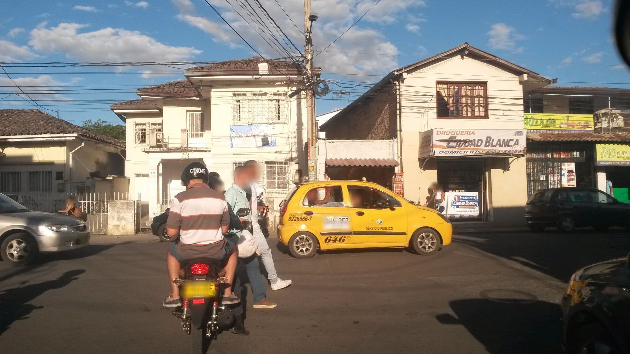 Street view near HOTEL ENCANTO POPAYAN, Popayán — © kaxtillo (CC BY-SA · Mapillary)