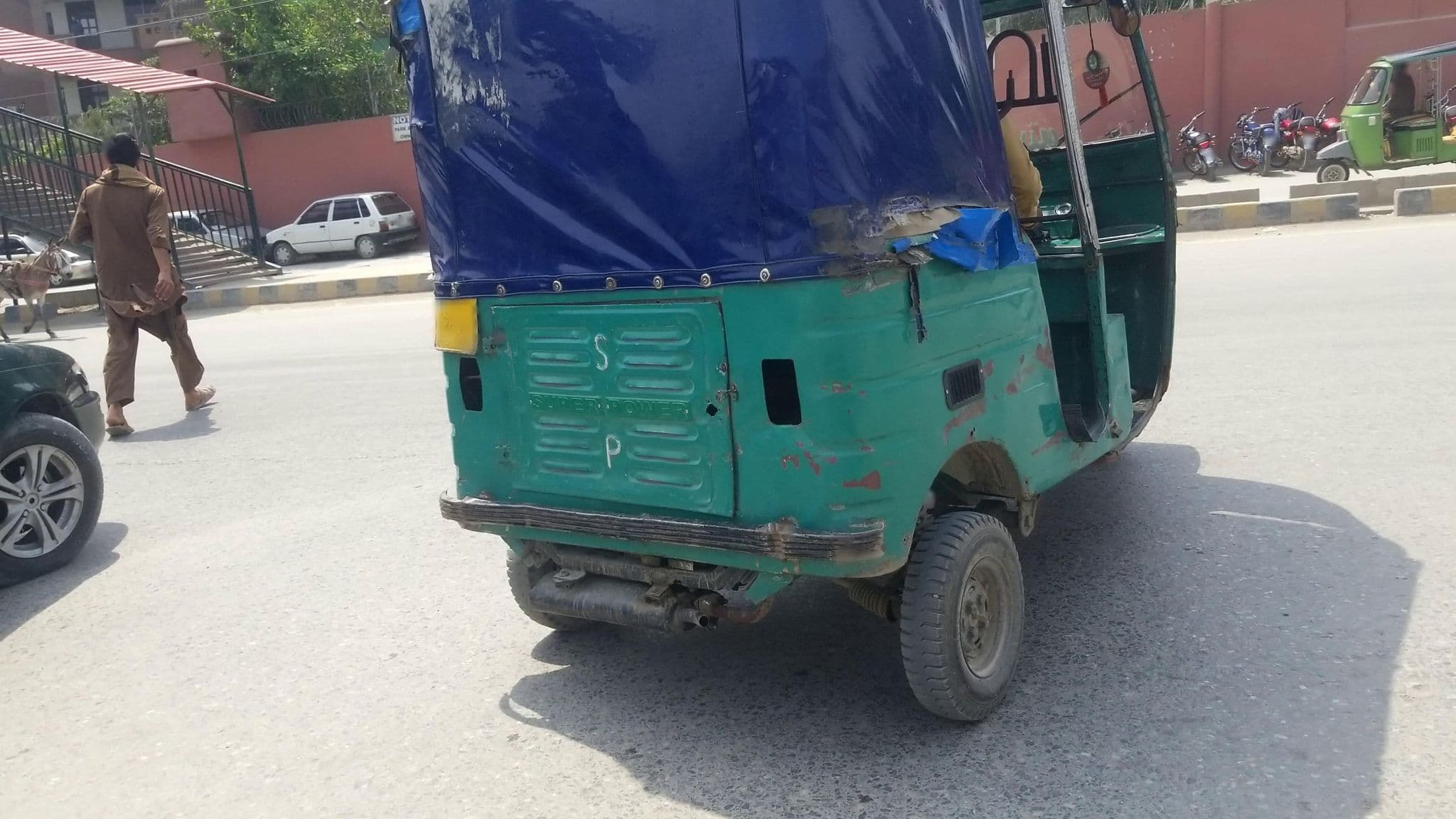 Street view near Abasyn ground, Peshawar — © RobinGoix (CC BY-SA · Mapillary)