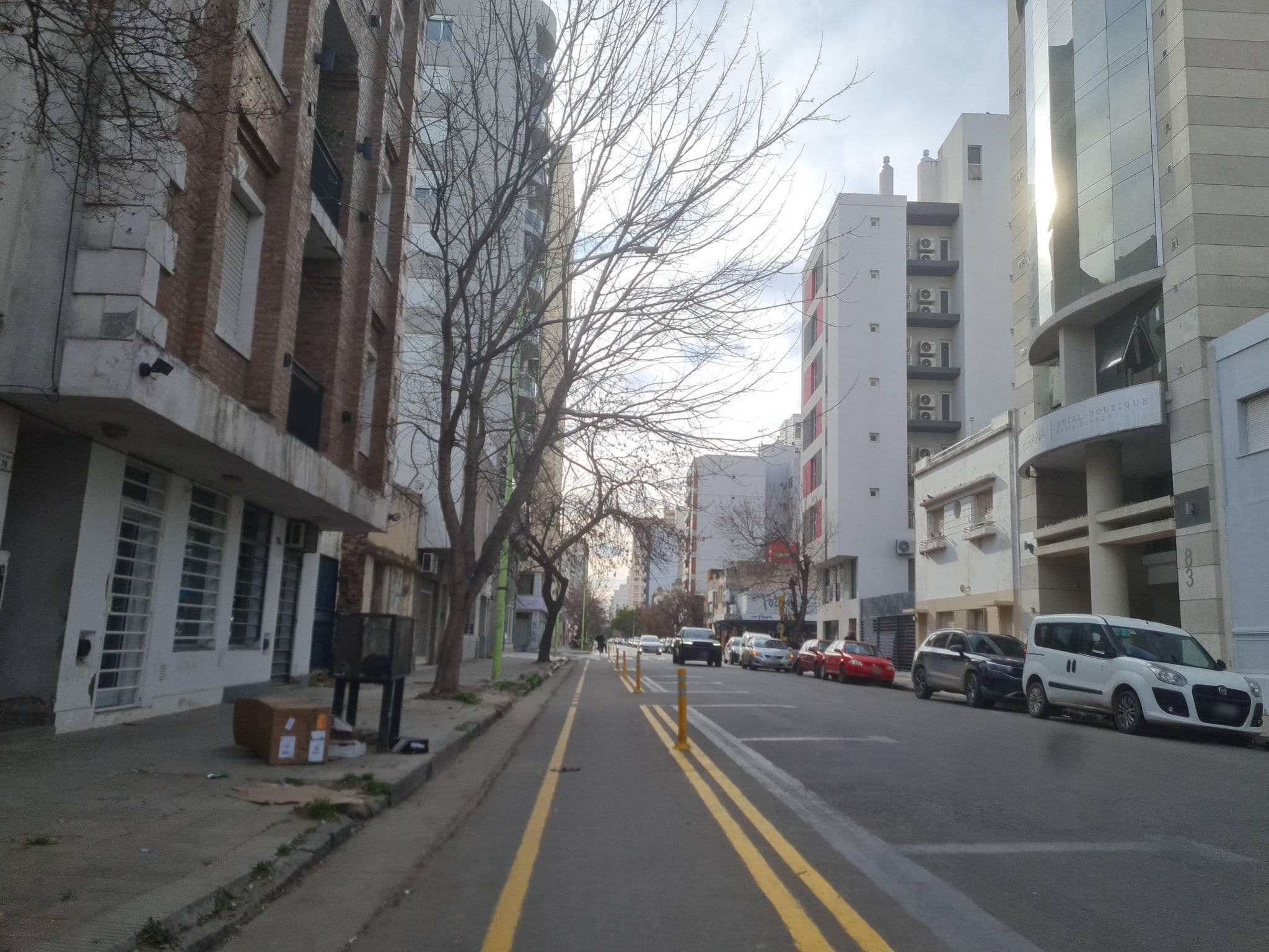 Street view near Hotel Edén, Bahía Blanca — © Gliverotti (CC BY-SA · Mapillary)