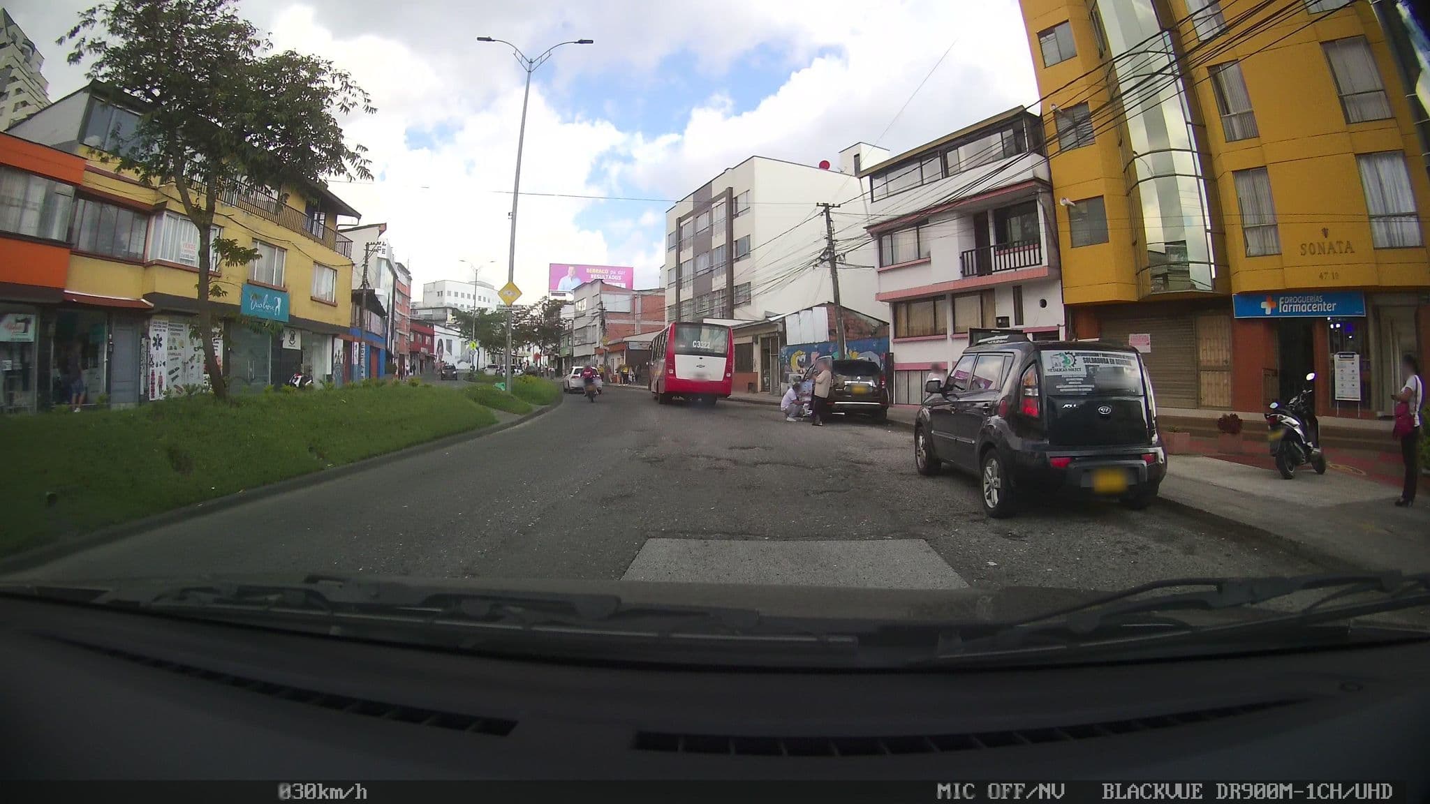 Street view near Hotel Boutique Paralela Real, Manizales — © kaart_2 (CC BY-SA · Mapillary)