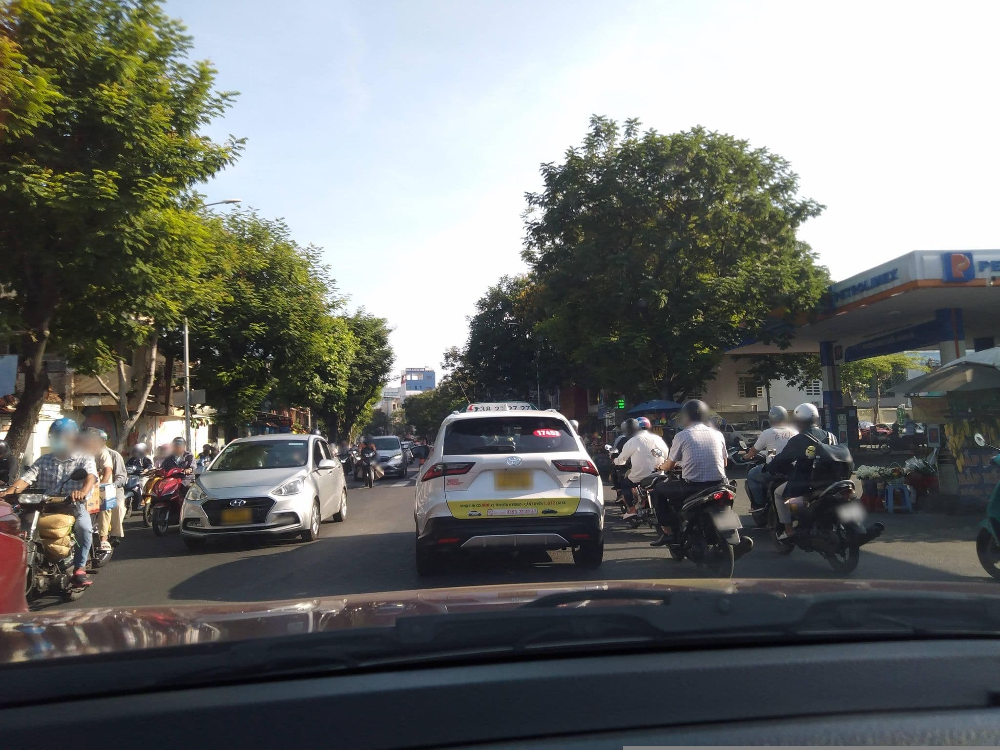 Street view near F5 house Saigon, Bình Thạnh — © sg_front_1 (CC BY-SA · Mapillary)