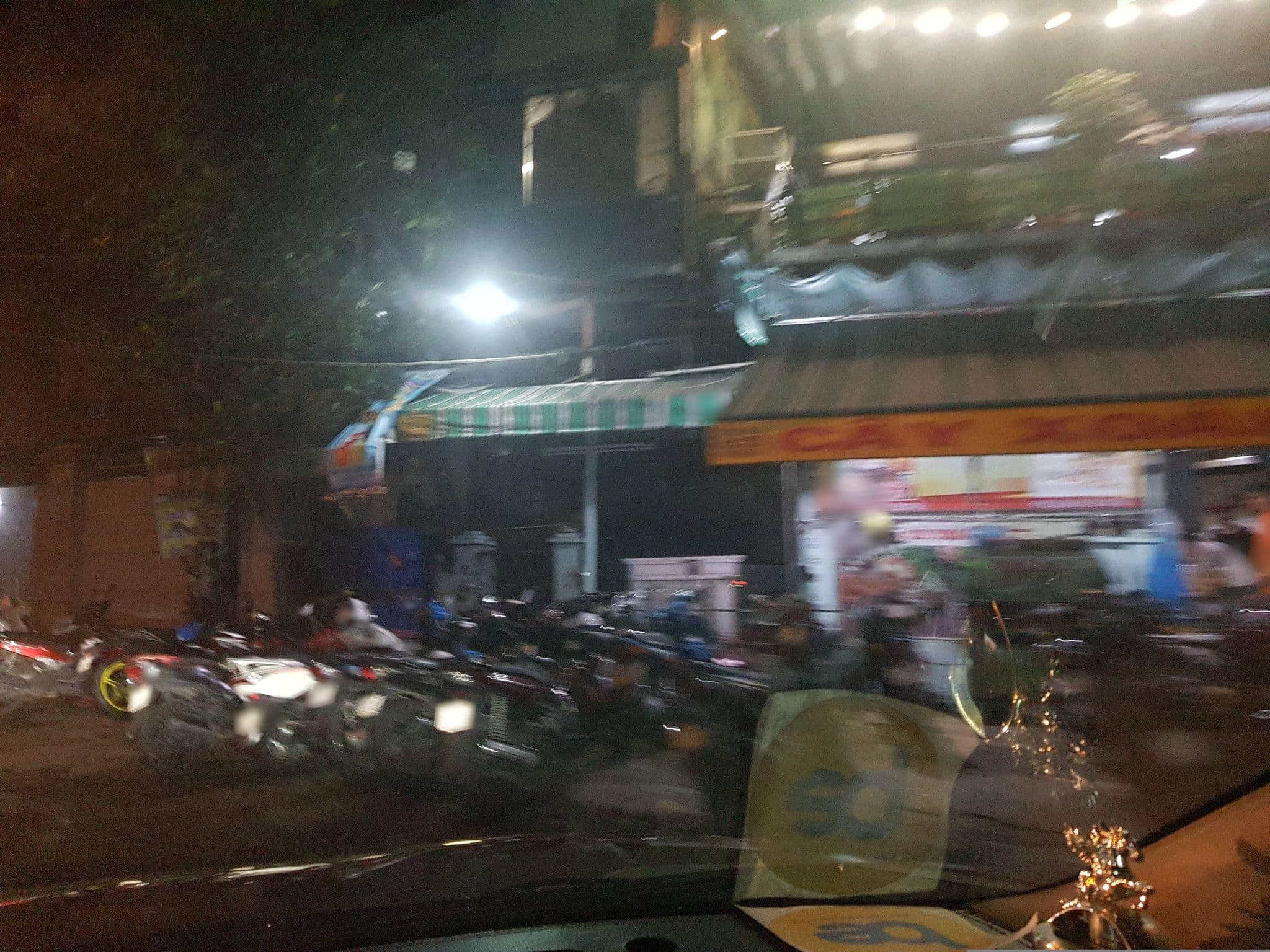 Street view near Hoshi Apartment, Quận Bốn — © bemaps1 (CC BY-SA · Mapillary)