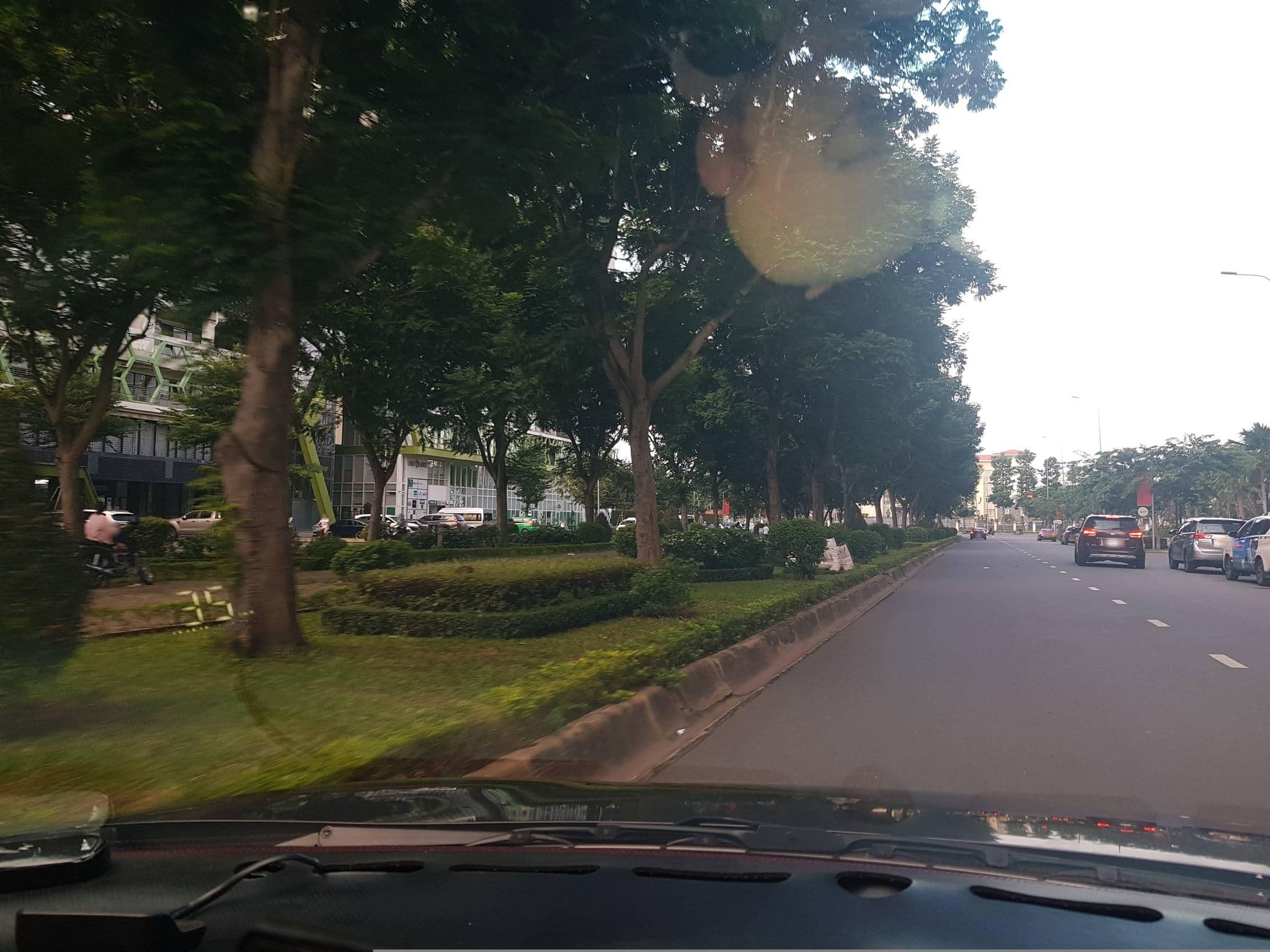 Street view near Somerset Feliz Ho Chi Minh City, Quận Bốn — © bemaps1 (CC BY-SA · Mapillary)