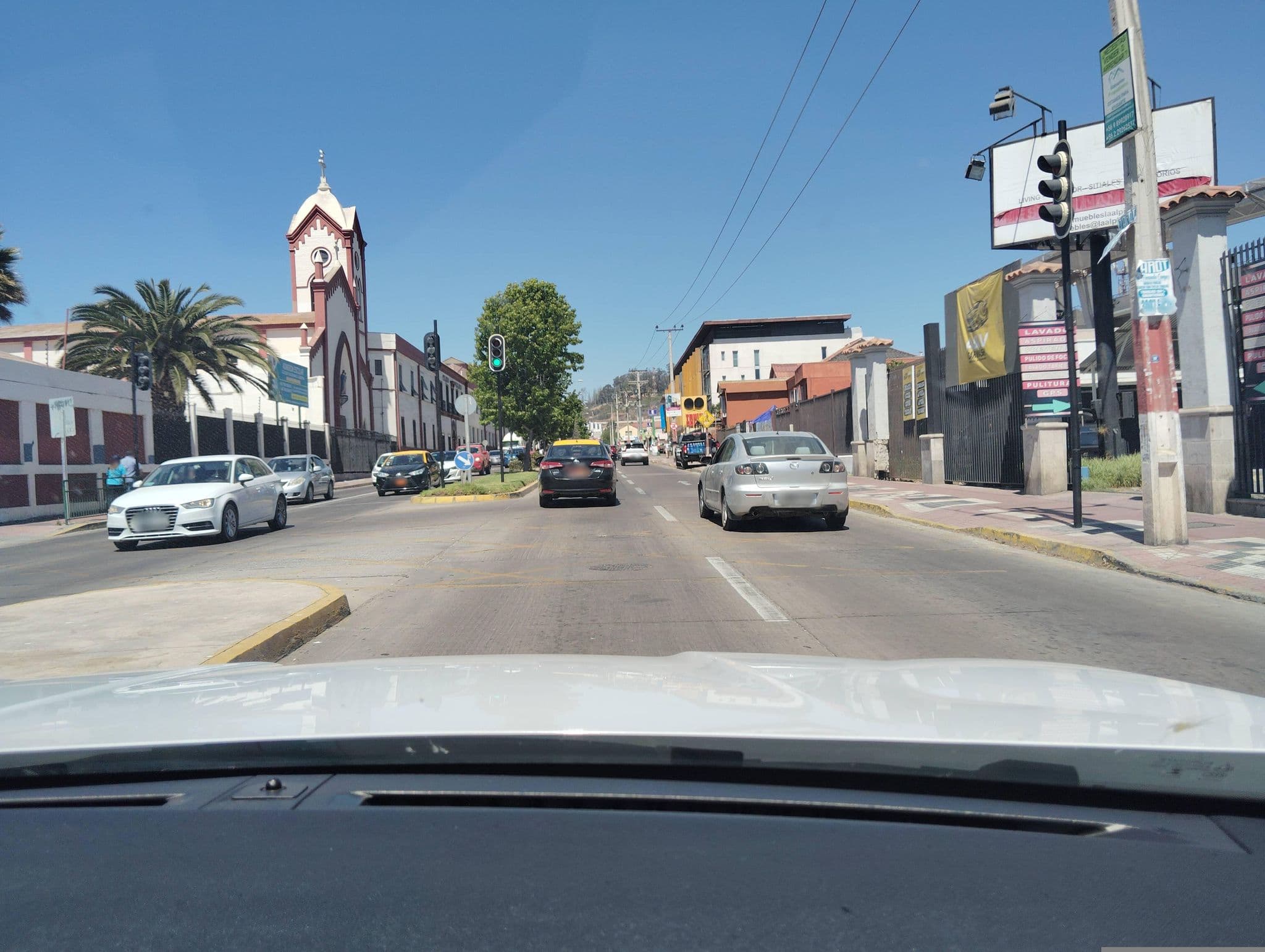 Street view near Hostal La Familia, La Serena — © ariellopez (CC BY-SA · Mapillary)