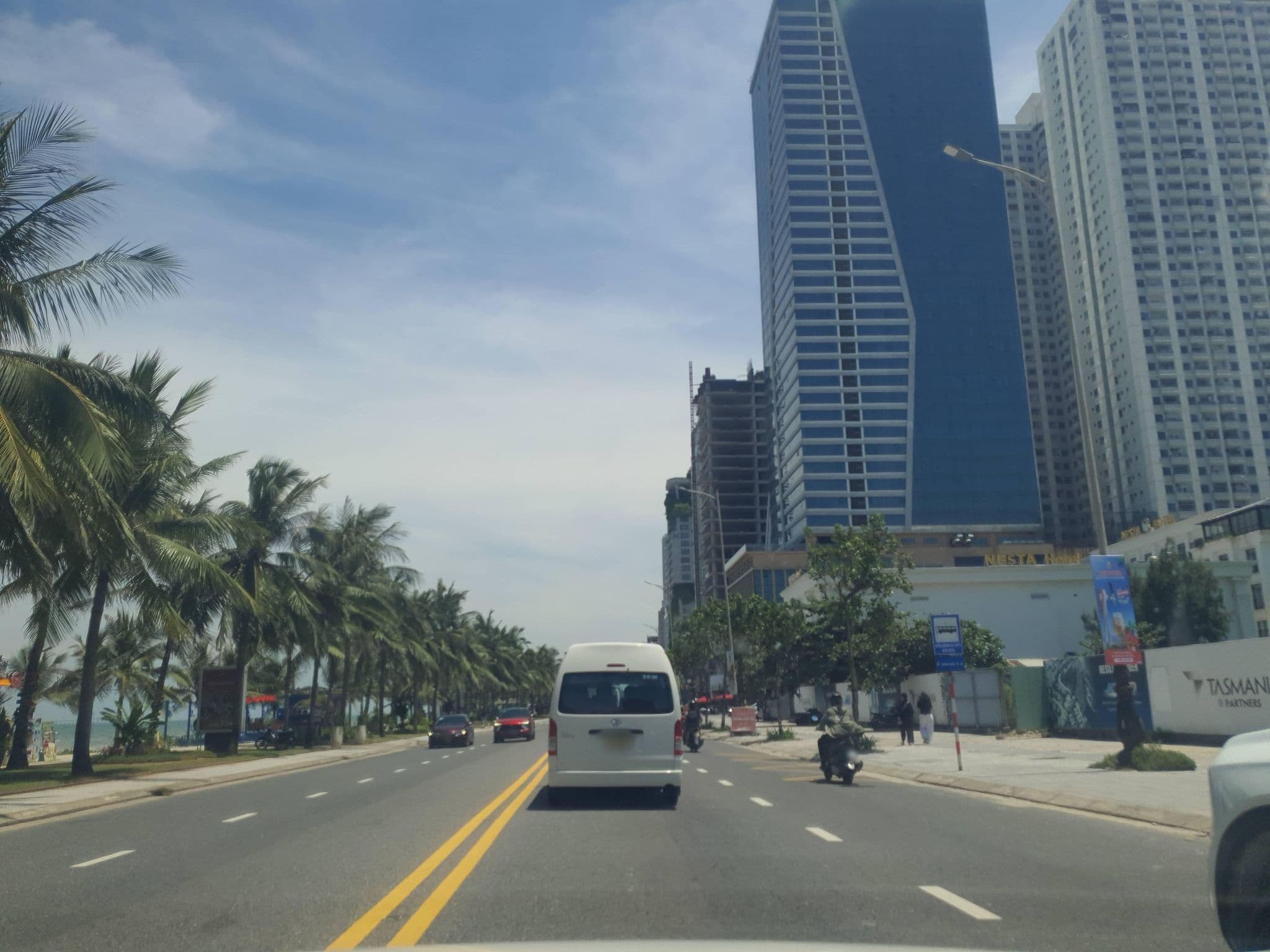 Street view near Sea home 2 bedroom at Mỹ Khê Beach - Apartment with Sea View, Sơn Trà — © congduy (CC BY-SA · Mapillary)