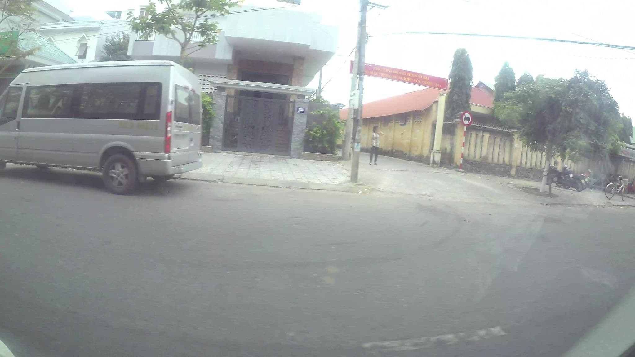 Street view near Infinity Pink Hotel Riverview - Deluxe Double Room, Sơn Trà — © kaartcam (CC BY-SA · Mapillary)