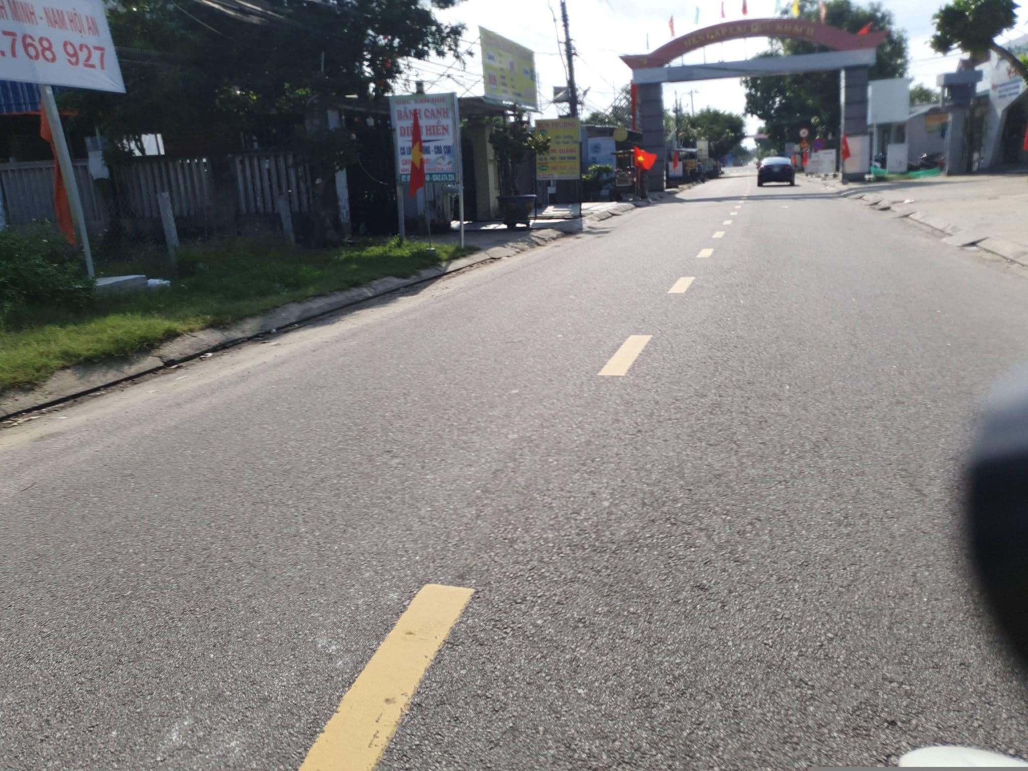 Street view near Thuấn Huê Boutique Hotel - Near Vinpearl Nam Hội An, Hoi An — © russmcd (CC BY-SA · Mapillary)