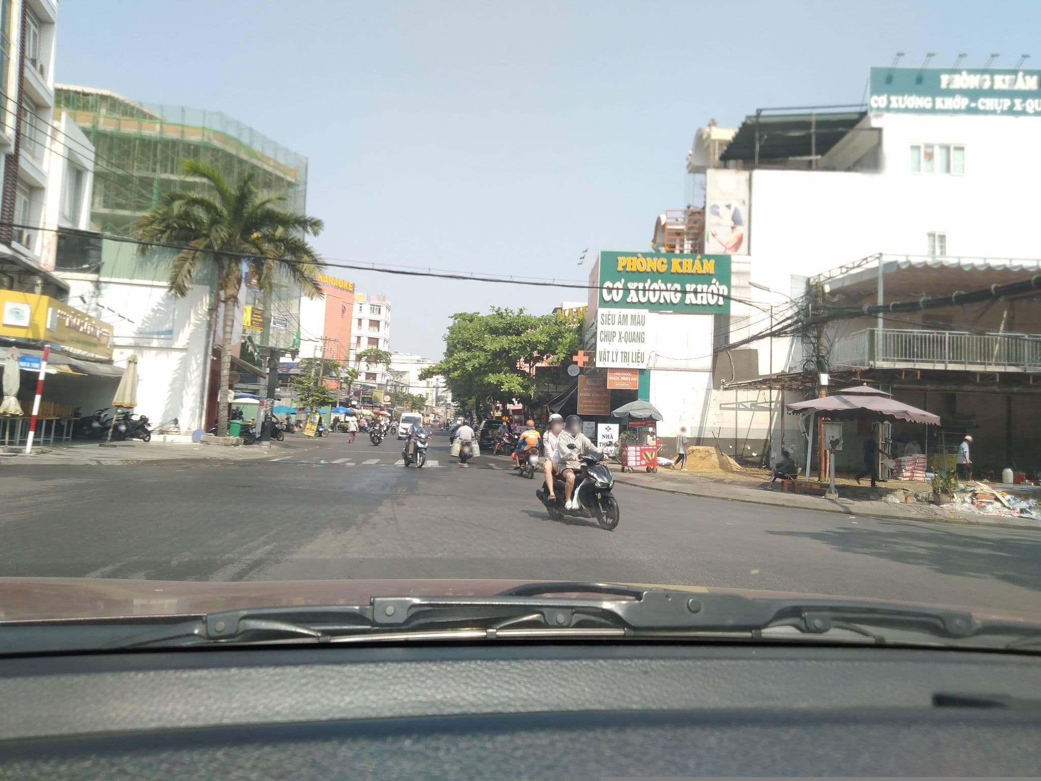 Street view near Hotel Phương Hải Quỳnh, Gò Vấp — © sg_front_1 (CC BY-SA · Mapillary)