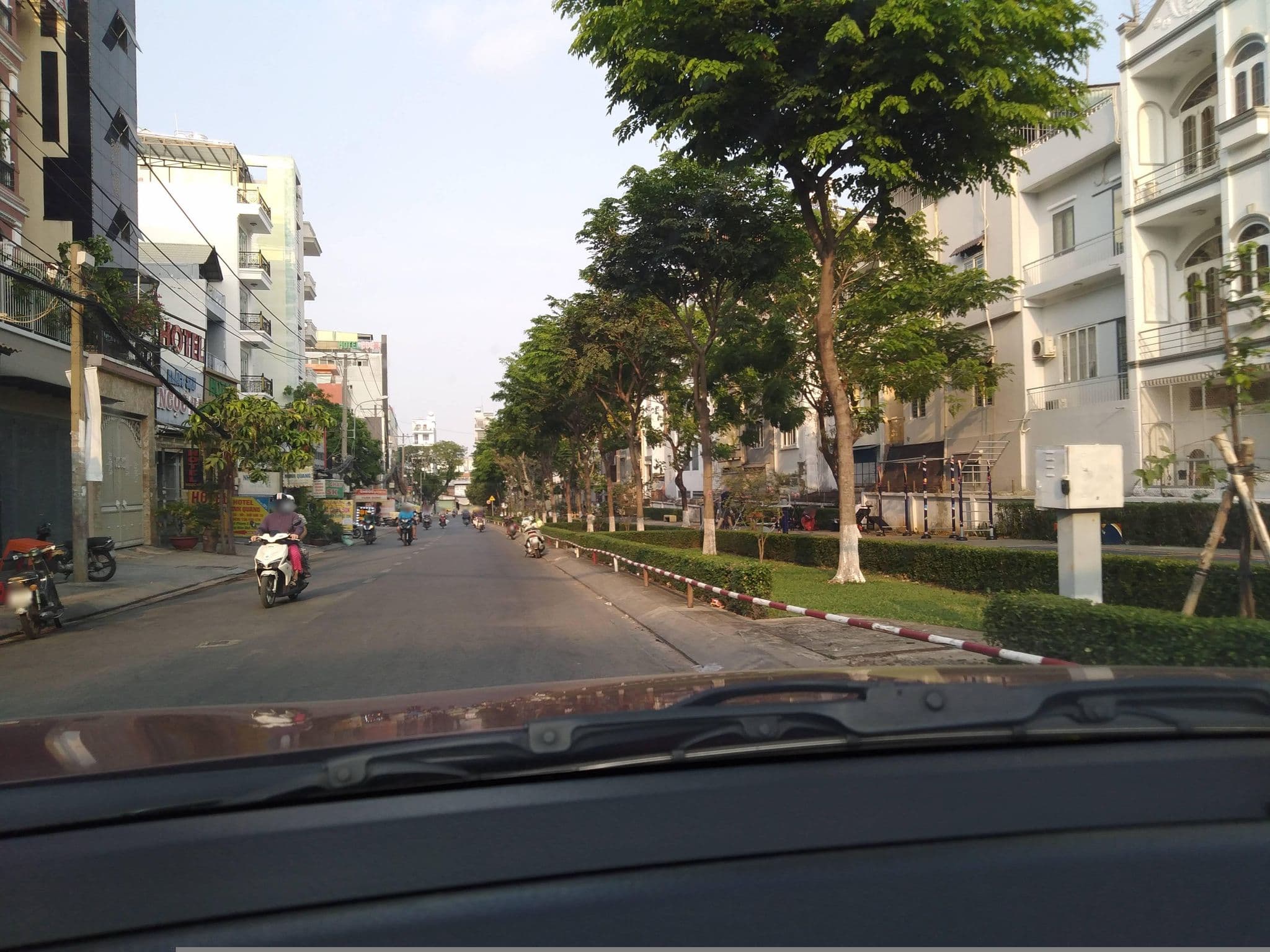 Street view near Hotel Ánh Linh, Gò Vấp — © sg_front_1 (CC BY-SA · Mapillary)
