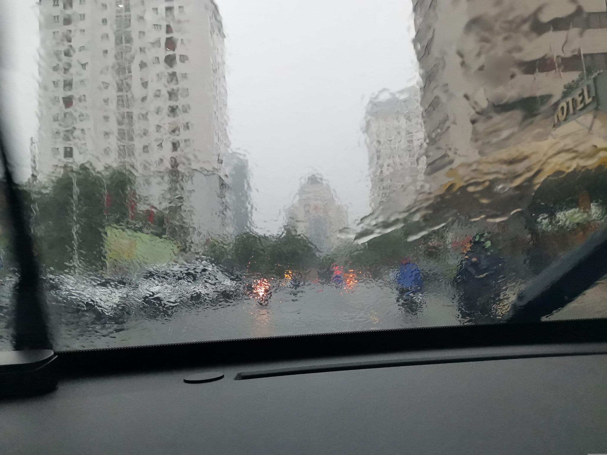 Street view near Hanoi Hotel, Ô Chợ Dừa — © hn_left_2 (CC BY-SA · Mapillary)