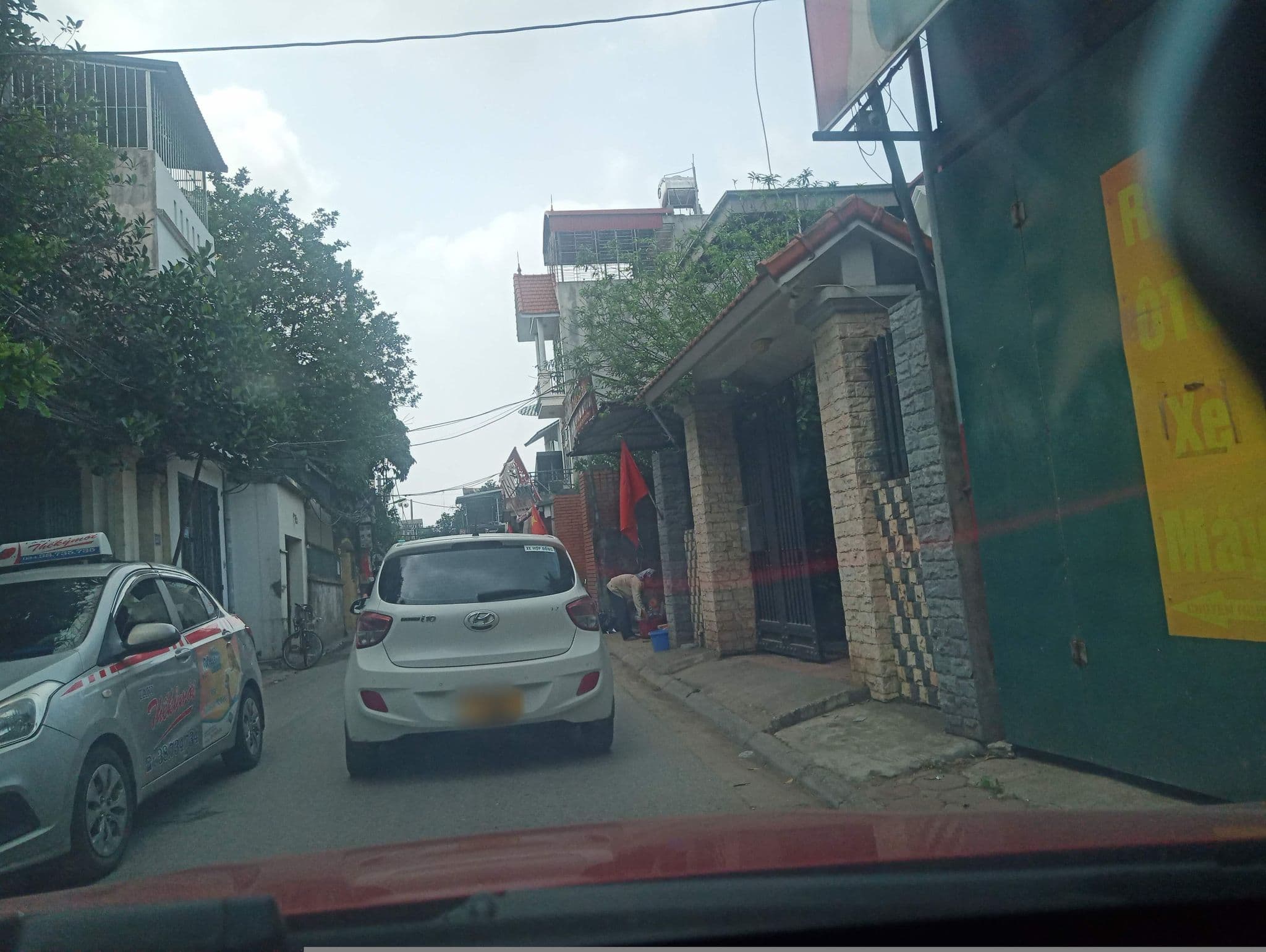 Street view near mèo campest, Bồ Đề — © hn_front_1 (CC BY-SA · Mapillary)